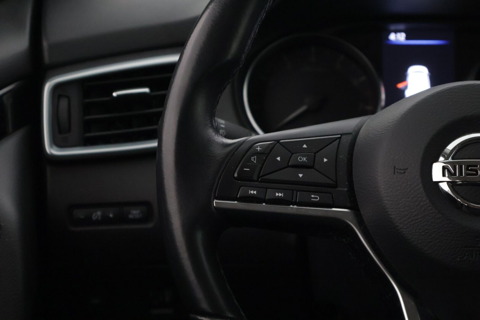Nissan Qashqai 2021 DIG-T 160 N-Connecta 2WD DCT NNC * Suomi-auto / Lohkolämmitin / 360-kamera / Keyless Go / Navi ** - *Siistikuntoinen vähän ajettu Suomiauto! / CarPlay / Tutkat / LED / 2x renkaat* 