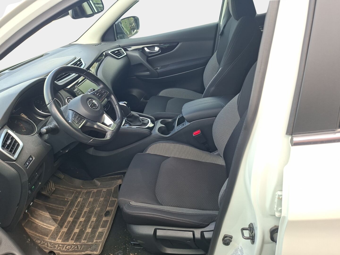Nissan Qashqai 2021 DIG-T 160 N-Connecta 2WD DCT NNC * Suomi-auto / Vakkari / P. tutkat / 2 x renkaat / Kessy / 360-kamera * - * Hyvin huollettu ja pidetty yksilö, kovilla varusteilla, kaksilla renkailla ja vanteilla! * 