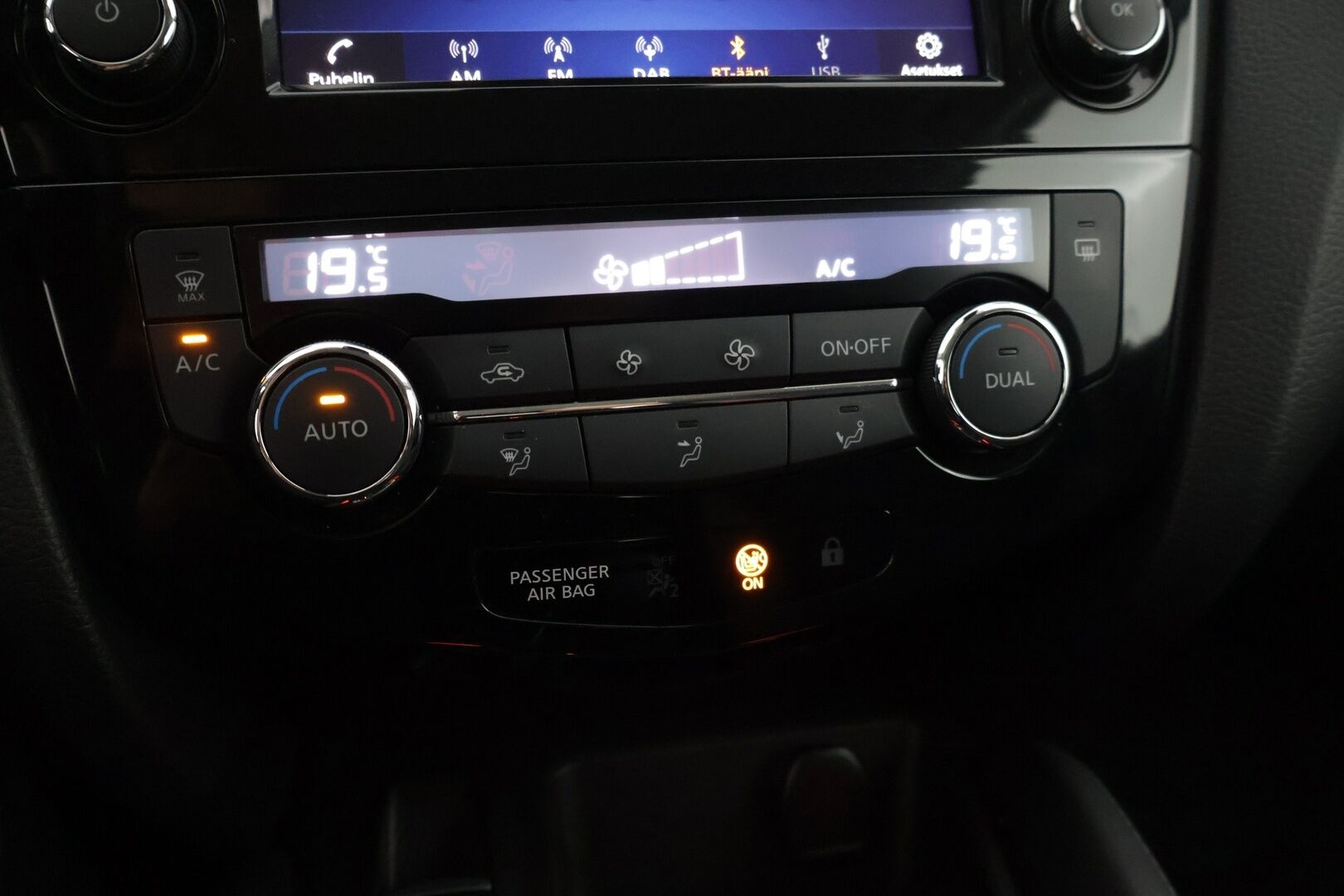Nissan Qashqai 2021 DIG-T 160 N-Connecta 2WD DCT NNC * Suomi-auto / Lohkolämmitin / 360-kamera / Keyless Go / Navi ** - *Siistikuntoinen vähän ajettu Suomiauto! / CarPlay / Tutkat / LED / 2x renkaat* 
