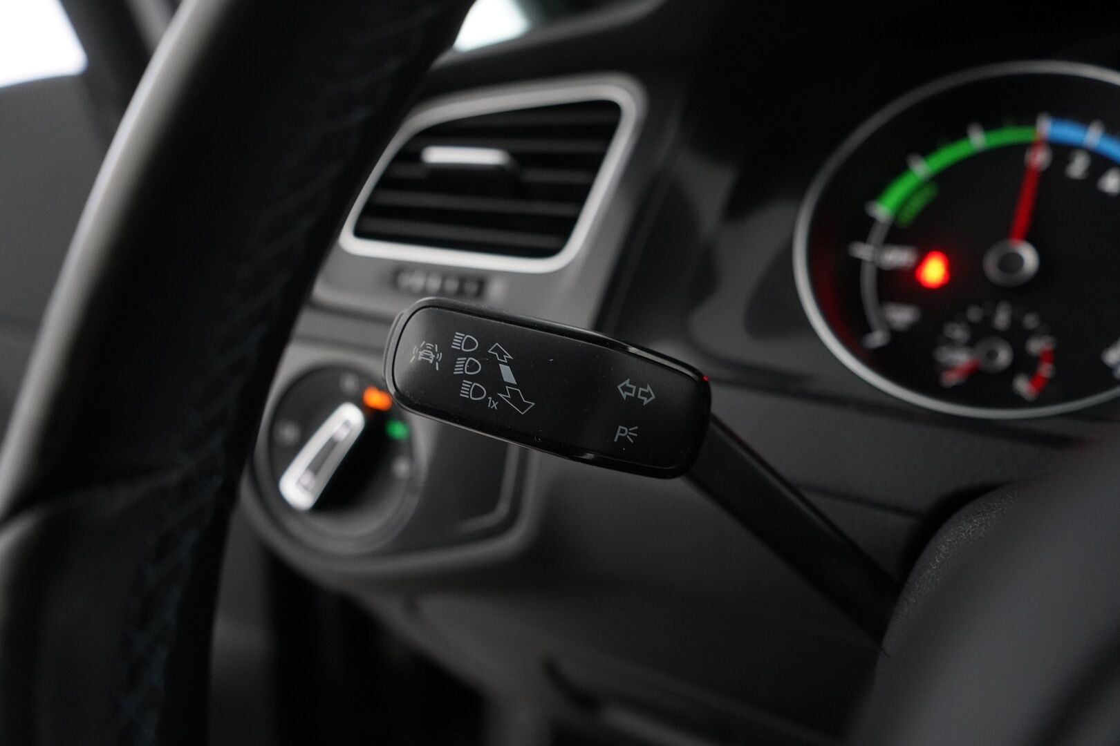 Volkswagen Golf 2015 GTE Plug-In Hybrid 150 kW (204 hv) DSG-automaatti *ACC / Panorama / Tutkat / LED / Lohko+sisä* - Seuraava katsastus 09/2026 / Kahdet vanteet
