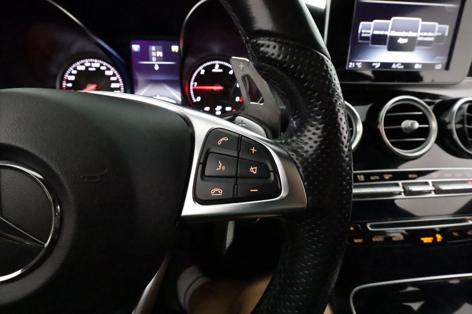 Mercedes-Benz C 2017 220 BlueTec T A Premium Business AMG **Panorama / ILS-LED / P.Kamera / Sporttinahat / Vakkari** - Kahdet Renkaat