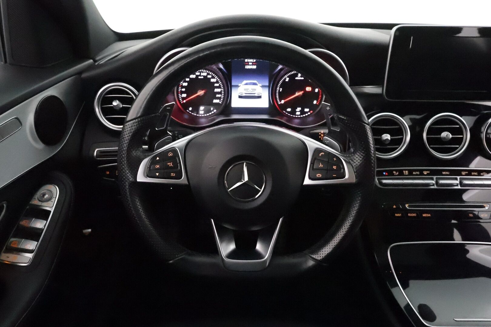 Mercedes-Benz C 2017 220 BlueTec T A Premium Business AMG **Panorama / ILS-LED / P.Kamera / Sporttinahat / Vakkari** - Kahdet Renkaat
