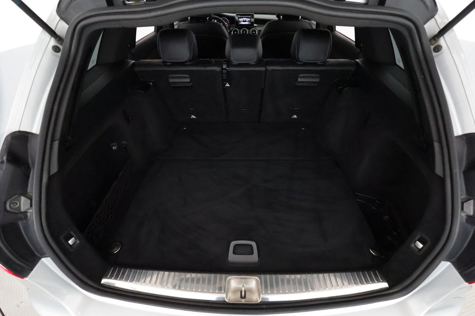Mercedes-Benz C 2017 220 BlueTec T A Premium Business AMG **Panorama / ILS-LED / P.Kamera / Sporttinahat / Vakkari** - Kahdet Renkaat