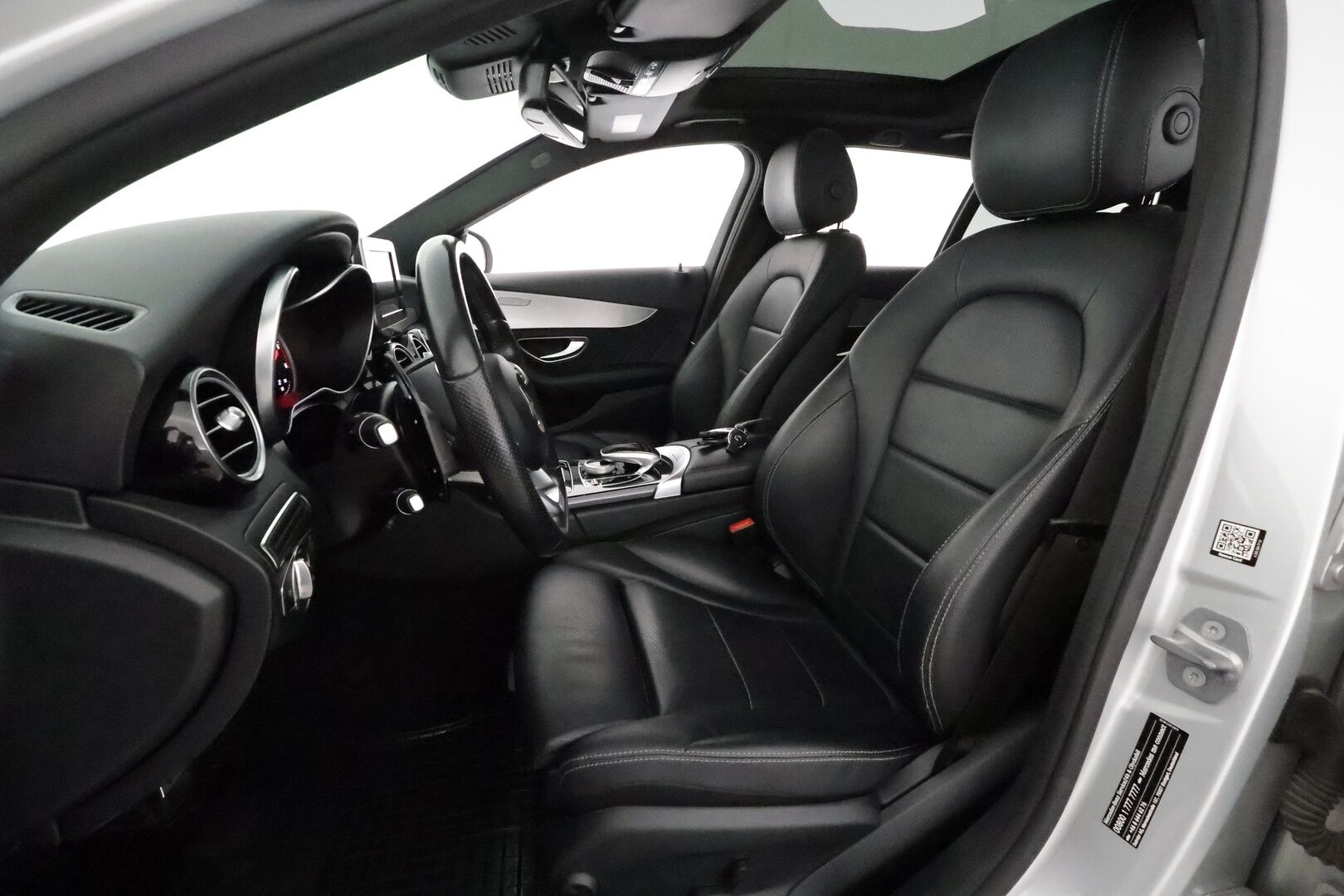 Mercedes-Benz C 2017 220 BlueTec T A Premium Business AMG **Panorama / IHC+ / ILS-led / P.Kamera / Koukku / Navi / Sporttinahat / Vakkari / Ambient ** - Todella siisti AMG paketilla oleva, vähän ajettu C-sarjalainen!