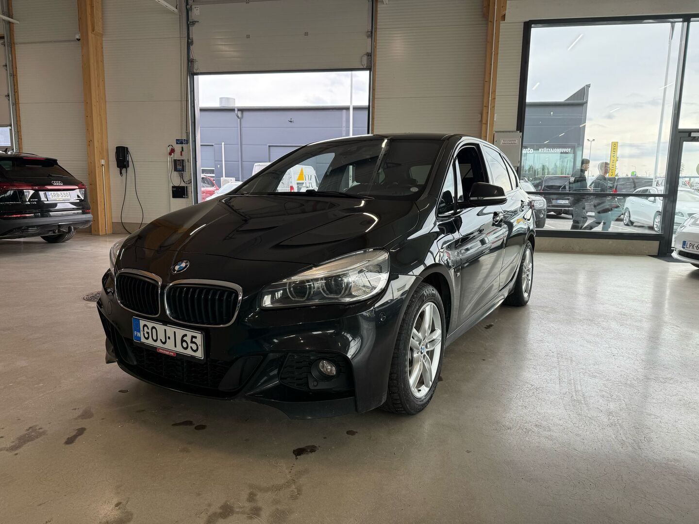 BMW 225 2017 F45 Active Tourer 225xe A Business M Sport - HUD / Vakkari / Kamera / Ratinlämmitin / Sähköluukku / Nahkasisusta / Urheiluistuimet
