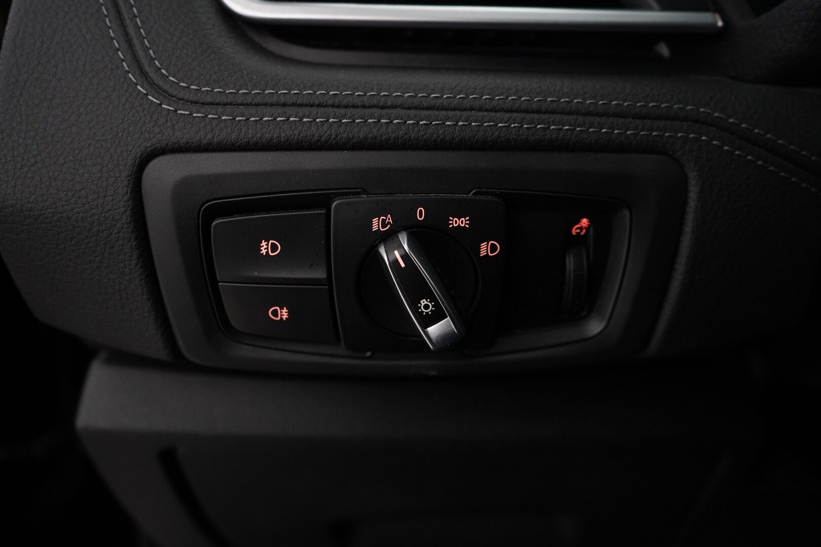 BMW 225 2017 F45 Active Tourer 225xe A Business M Sport - HUD / Vakkari / Kamera / Ratinlämmitin / Sähköluukku / Nahkasisusta / Urheiluistuimet