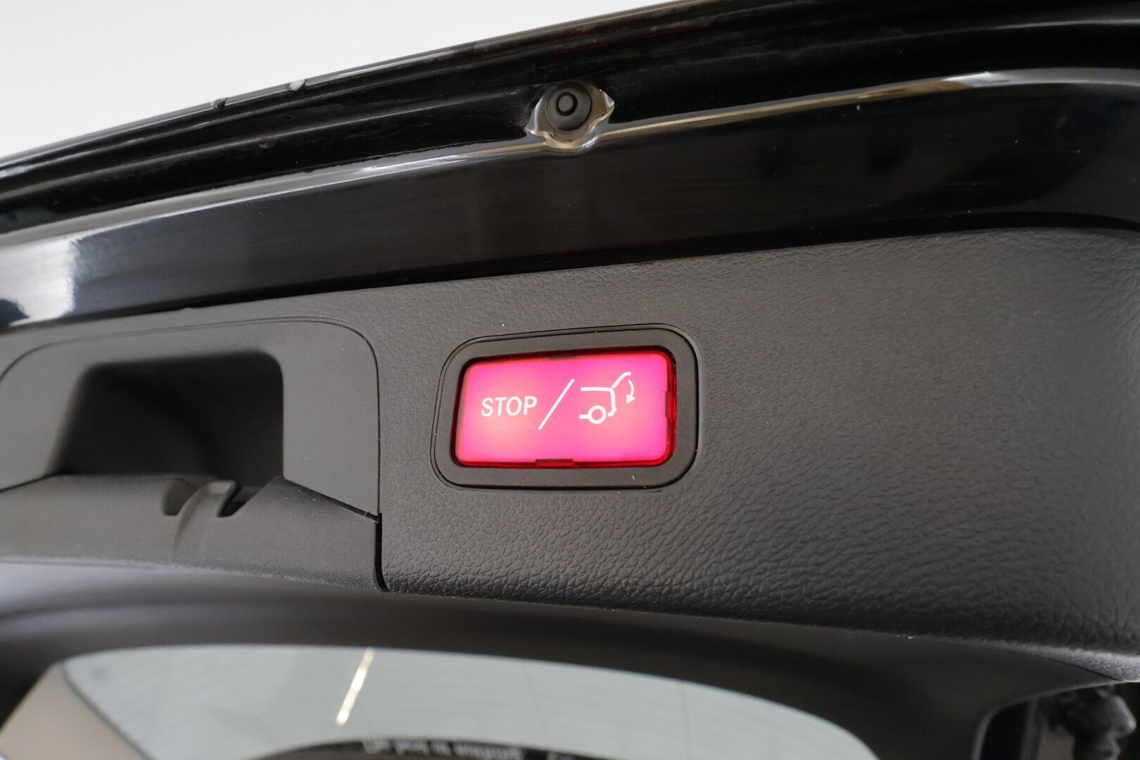 Mercedes-Benz GLC 2021 300 e 4MATIC A Business EQ Power * 1.Om Suomi-auto / Distronic+ / P.kamera / LED / Navi / Sähköluukku / Sporttipenkit * - Kahdet renkaat aluvanteilla - HULLU BLACKWEEK KORKOTARJOUS 2,49%