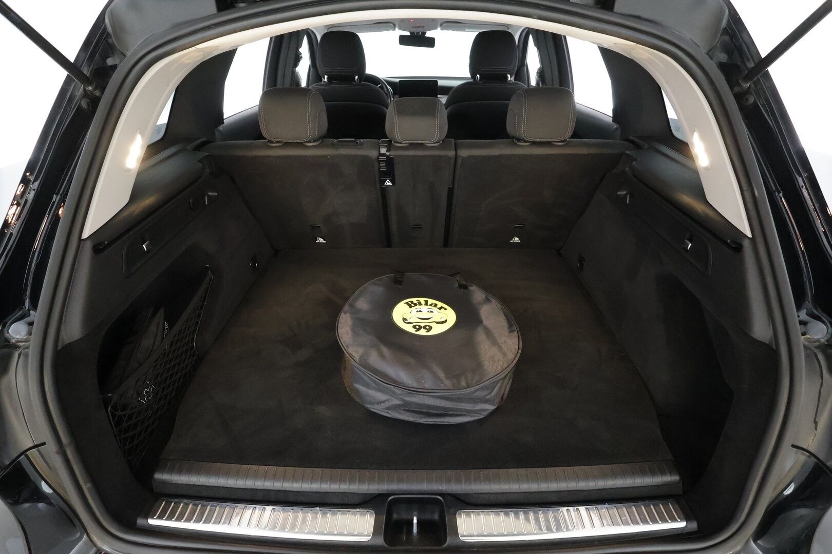 Mercedes-Benz GLC 2021 300 e 4MATIC A Business EQ Power * 1.Om Suomi-auto / Distronic+ / P.kamera / LED / Navi / Sähköluukku / Sporttipenkit * - Kahdet renkaat aluvanteilla - HULLU BLACKWEEK KORKOTARJOUS 2,49%