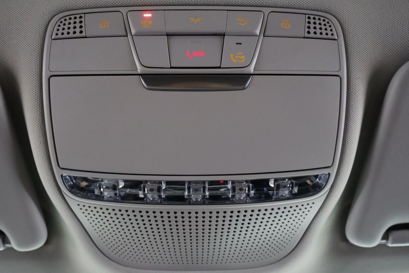 Mercedes-Benz GLC 2021 300 e 4MATIC A Business EQ Power * 1.Om Suomi-auto / Distronic+ / P.kamera / LED / Navi / Sähköluukku / Sporttipenkit * - Kahdet renkaat aluvanteilla - HULLU BLACKWEEK KORKOTARJOUS 2,49%