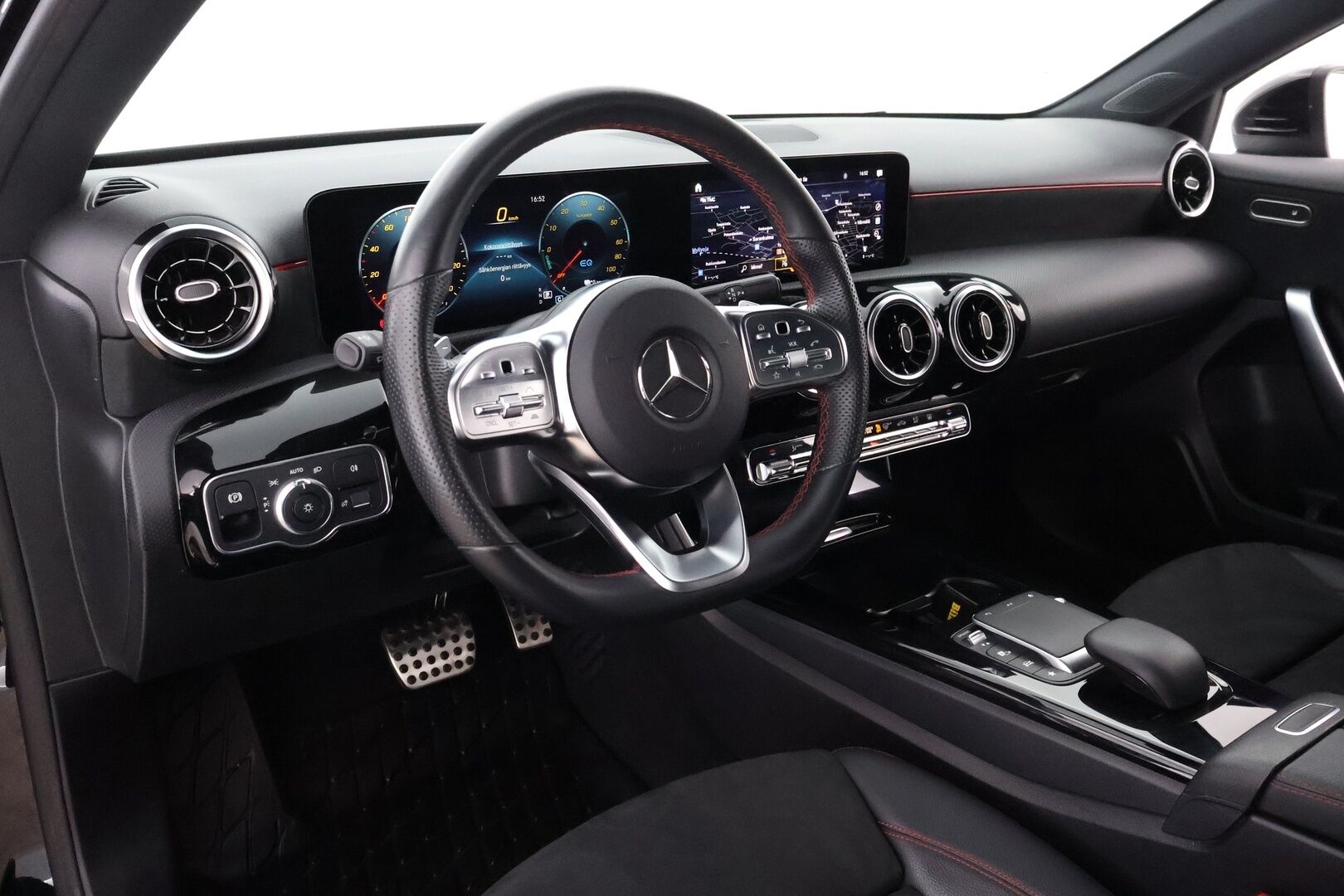 Mercedes-Benz A 2020 250 e A Business AMG Edition EQ Power - Distronic Pro / Widescreen / Multibeam / Peruutuskamera / Nahka-Alcantara / Navi / Sporttipenkit / Juuri saapunut! 