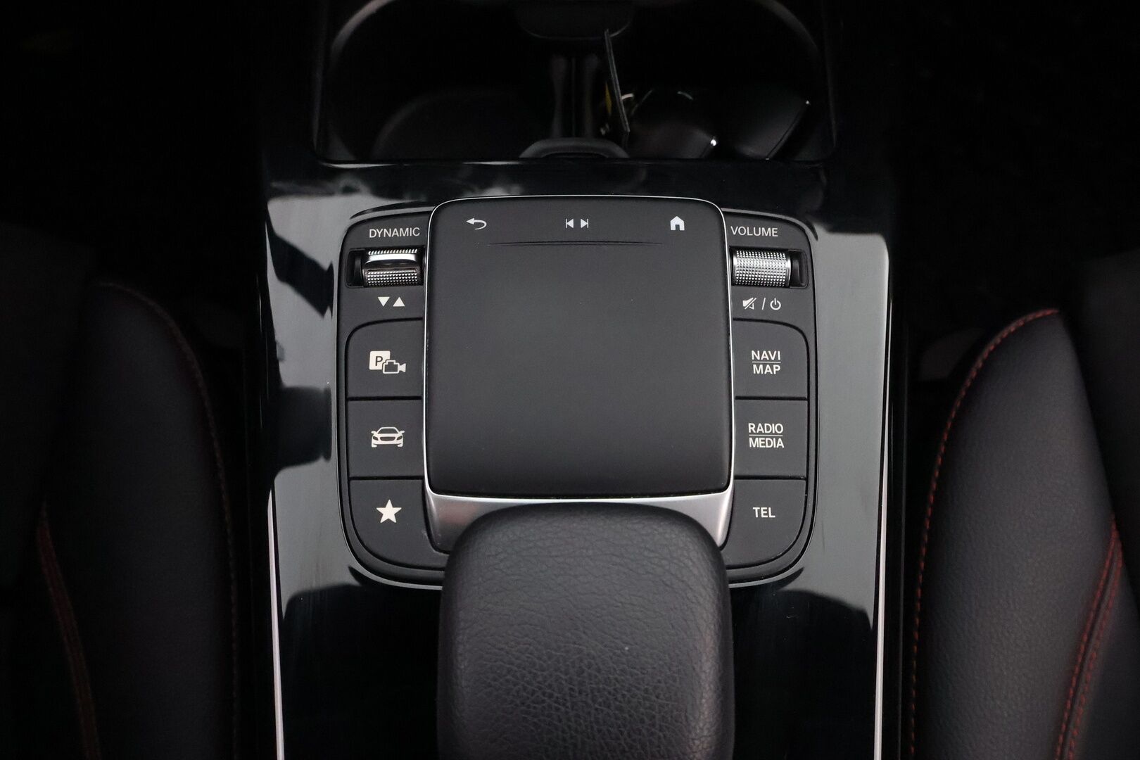 Mercedes-Benz A 2020 250 e A Business AMG Edition EQ Power - Distronic Pro / Widescreen / Multibeam / Peruutuskamera / Nahka-Alcantara / Navi / Sporttipenkit / Juuri saapunut! 