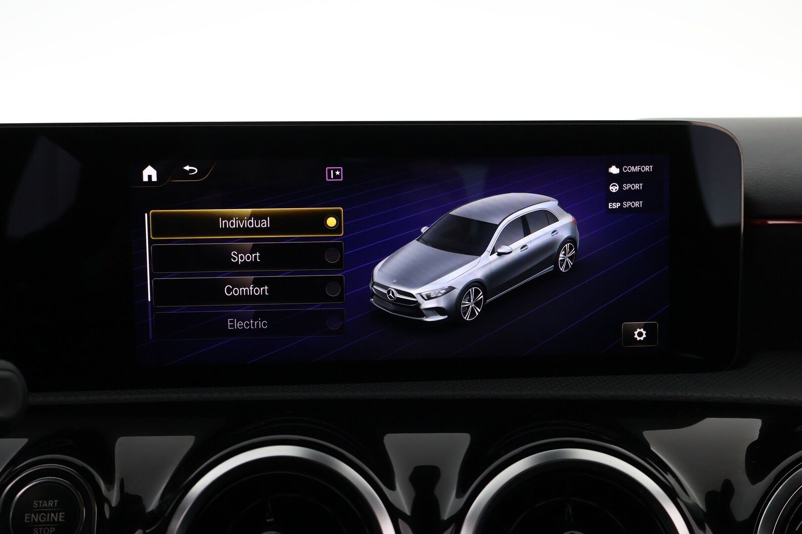 Mercedes-Benz A 2020 250 e A Business AMG Edition EQ Power - Distronic Pro / Widescreen / Multibeam / Peruutuskamera / Nahka-Alcantara / Navi / Sporttipenkit / Juuri saapunut! 