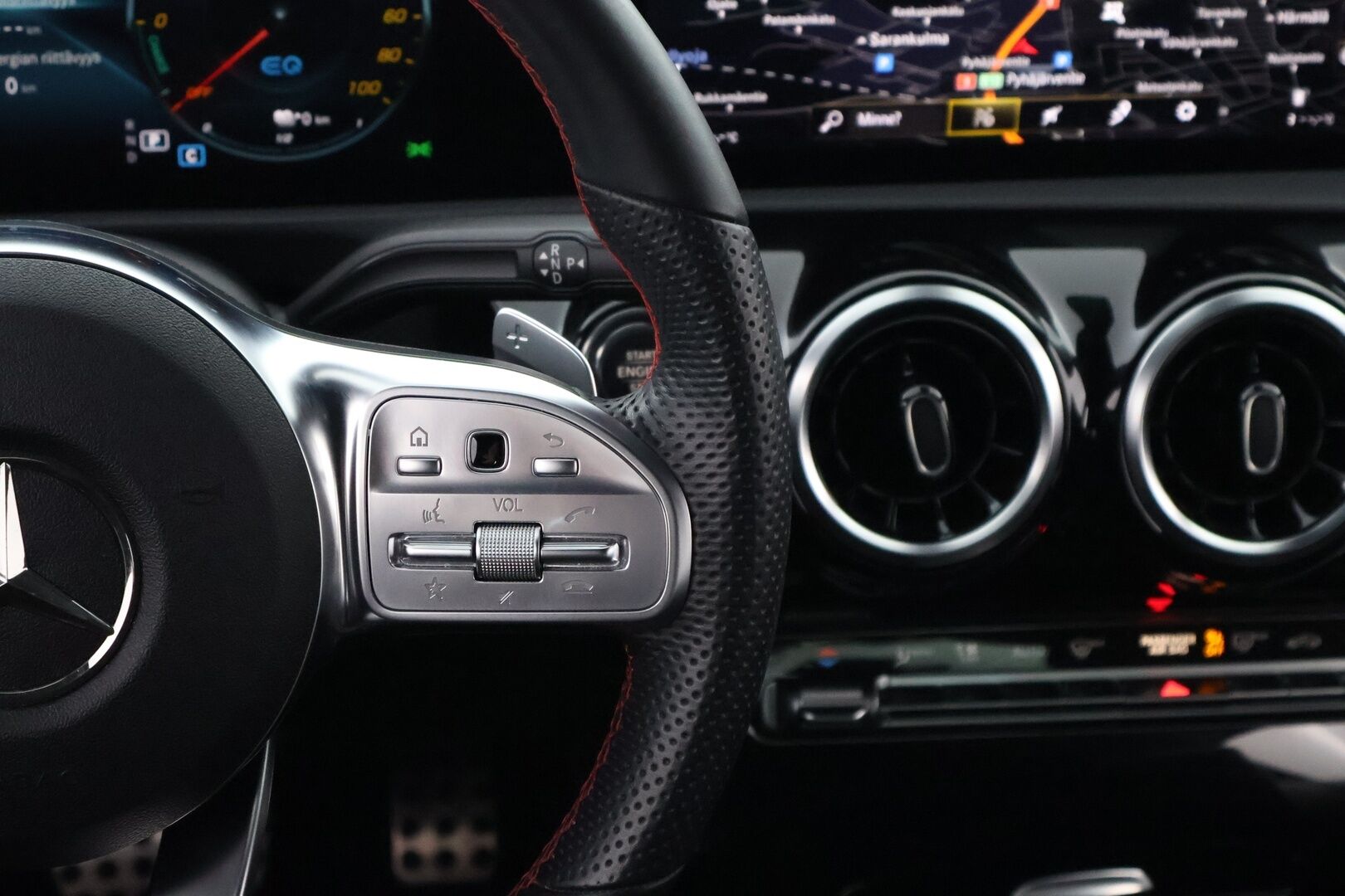 Mercedes-Benz A 2020 250 e A Business AMG Edition EQ Power - Distronic Pro / Widescreen / Multibeam / Peruutuskamera / Nahka-Alcantara / Navi / Sporttipenkit / Juuri saapunut! 