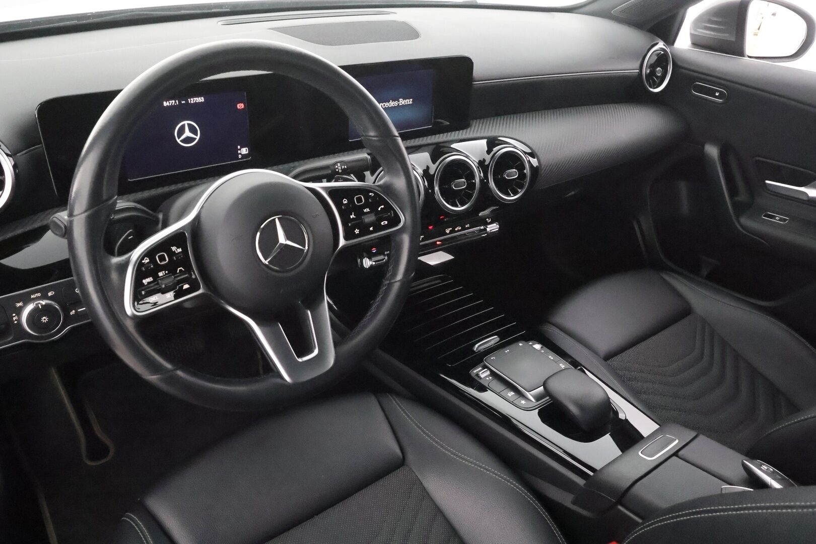 Mercedes-Benz A 2021 180 A Business Style - | Distronic | LED | P.kamera | Sporttipenkit | Lohkolämmitin | Puolinahat | Navi |