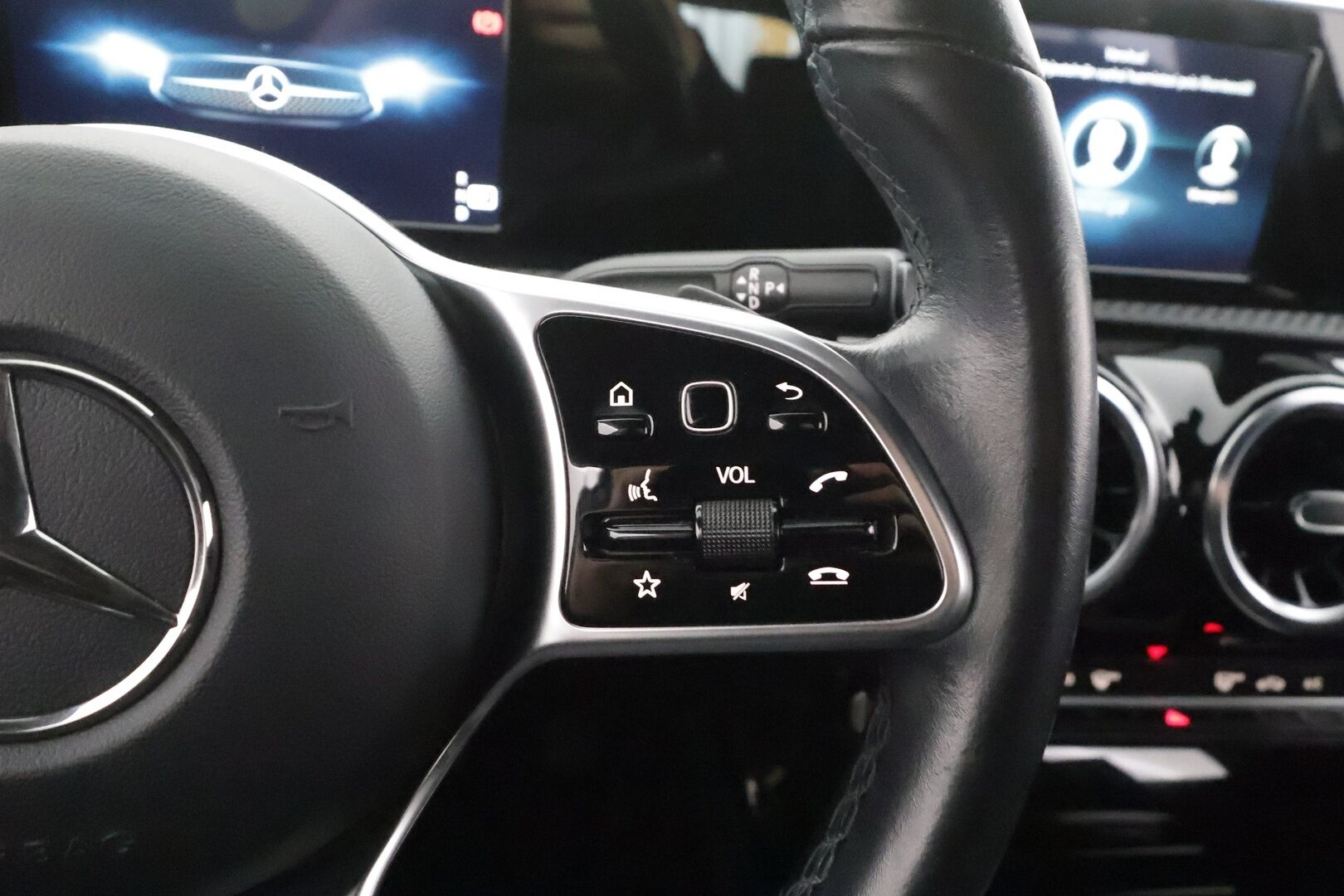 Mercedes-Benz A 2021 180 A Business Style - | Distronic | LED | P.kamera | Sporttipenkit | Lohkolämmitin | Puolinahat | Navi |