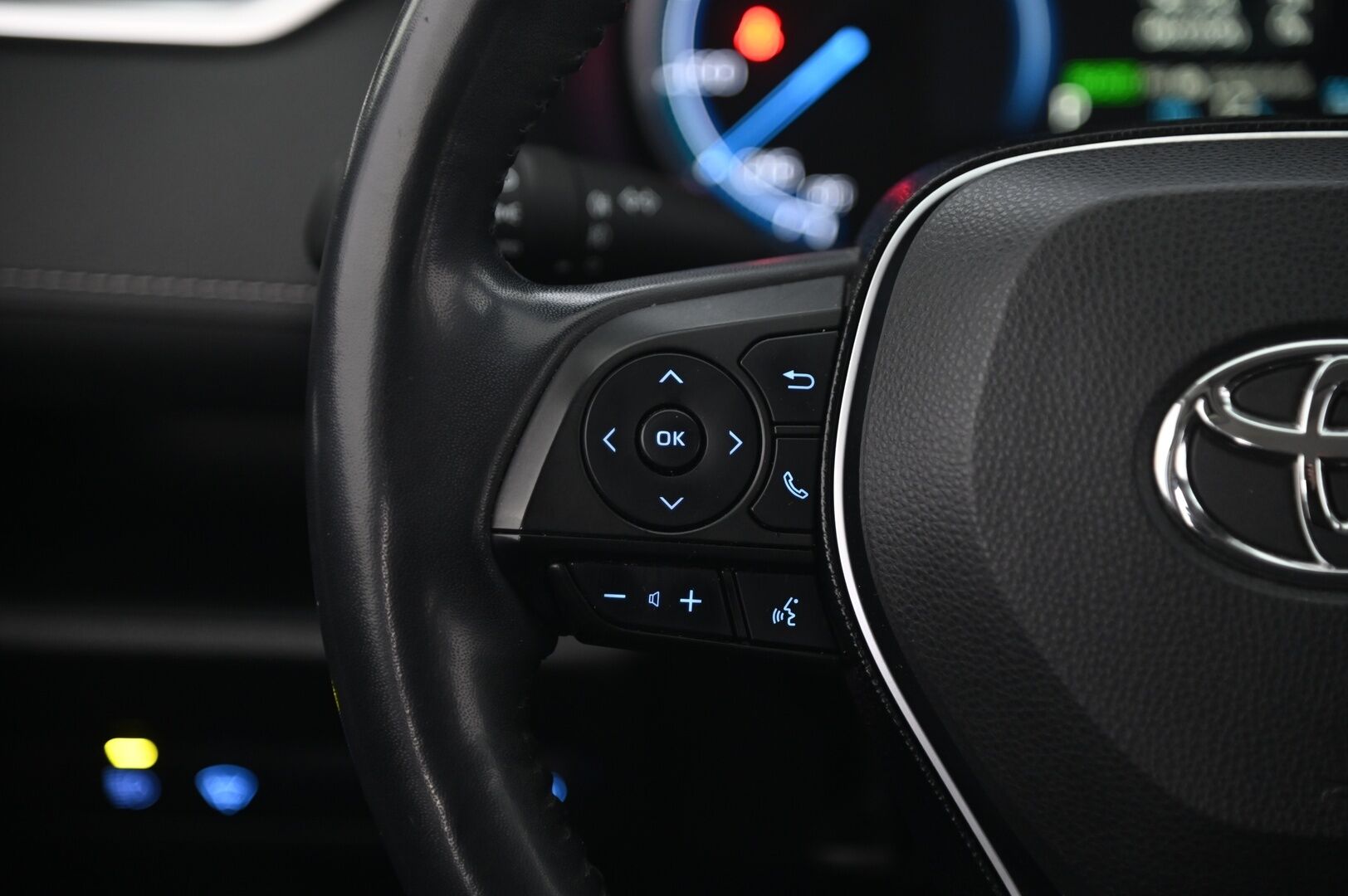 Toyota RAV4 2019 2,5 Hybrid AWD-i Active *ACC / Koukku / Kamera / LED* -  2x alut ja hyvät renkaat / 03/2026 akusto tarkastettu ja huollettu Merkkiliikkeessä / Tuulilasi juuri vaihdettu