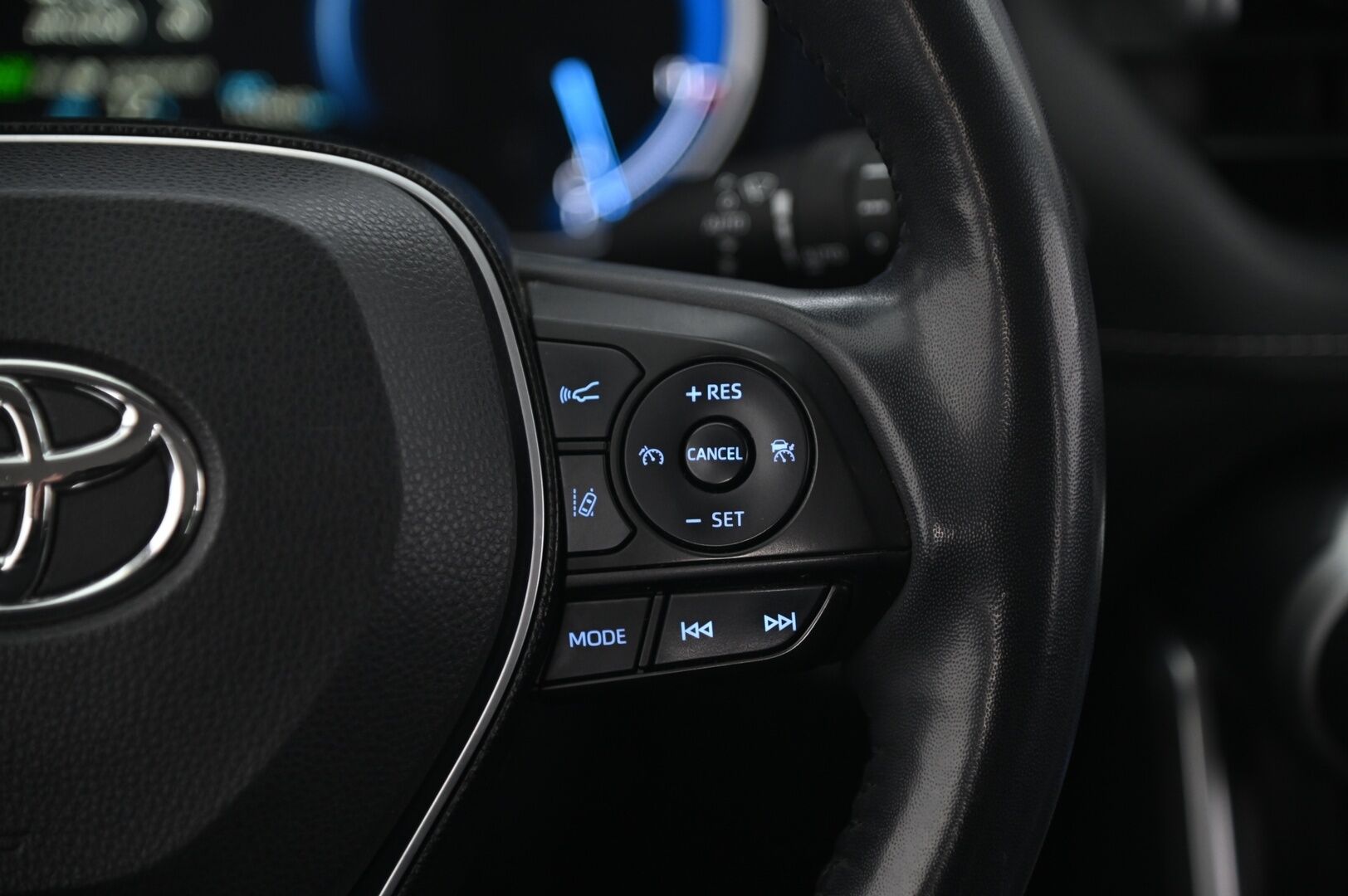 Toyota RAV4 2019 2,5 Hybrid AWD-i Active *ACC / Koukku / Kamera / LED* -  2x alut ja hyvät renkaat / 03/2026 akusto tarkastettu ja huollettu Merkkiliikkeessä / Tuulilasi juuri vaihdettu
