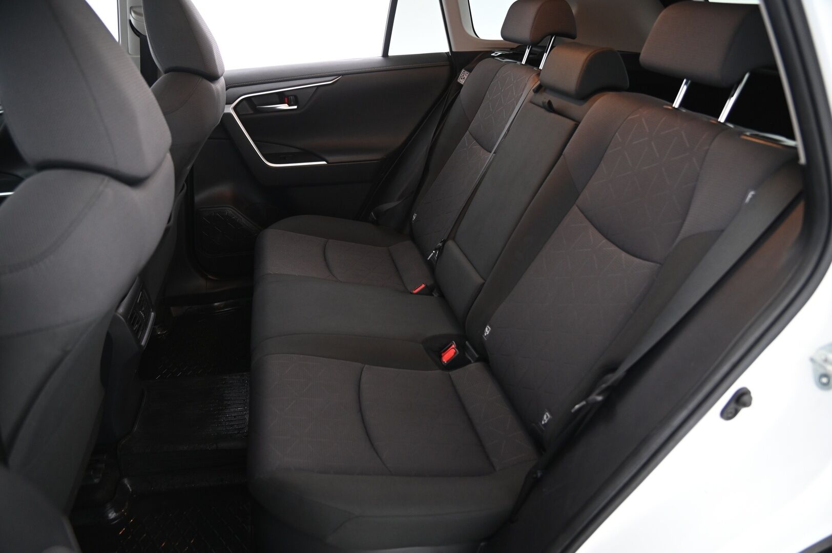 Toyota RAV4 2019 2,5 Hybrid AWD-i Active *ACC / Koukku / Kamera / LED* -  2x alut ja hyvät renkaat / 03/2026 akusto tarkastettu ja huollettu Merkkiliikkeessä / Tuulilasi juuri vaihdettu