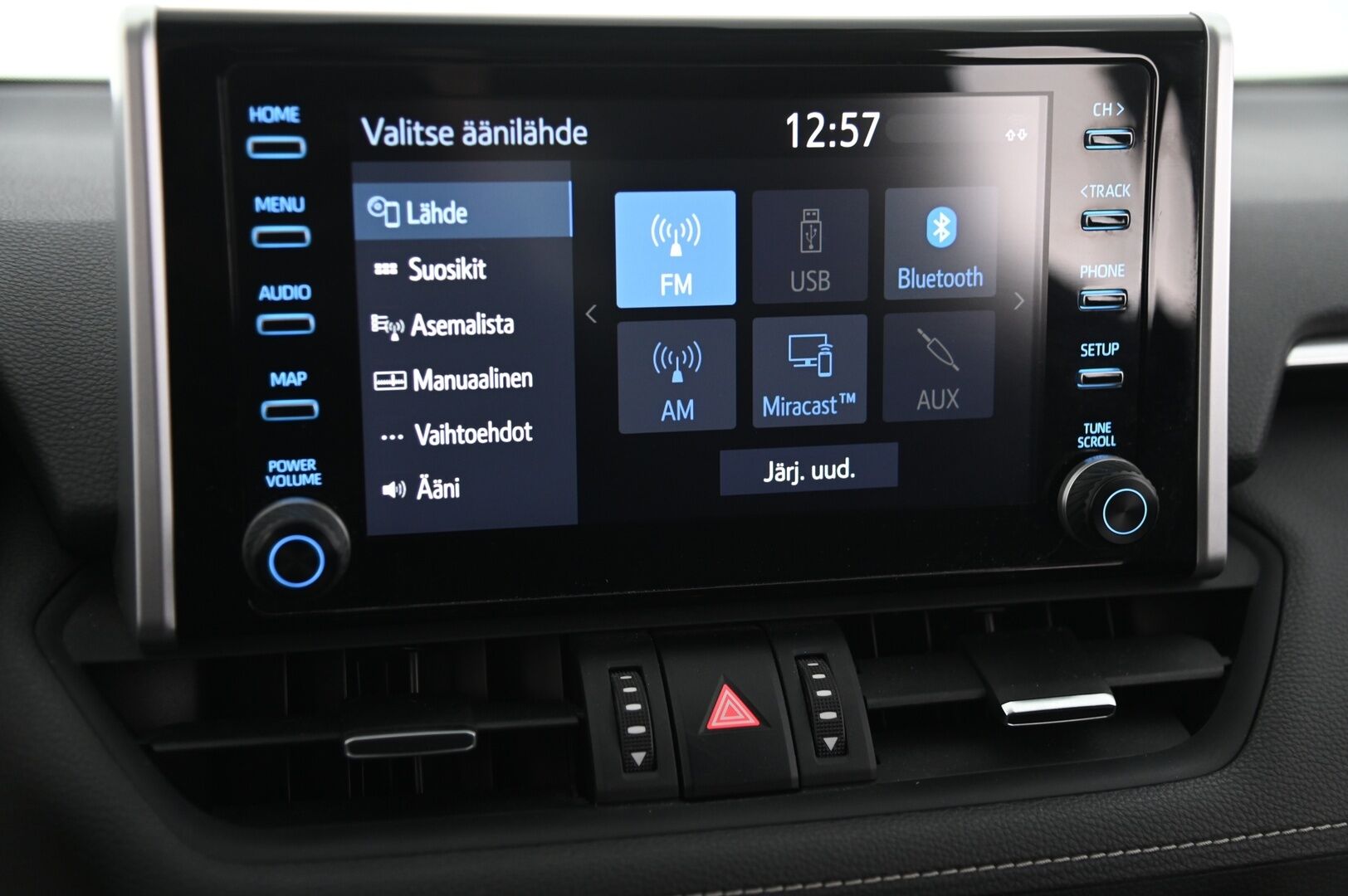 Toyota RAV4 2019 2,5 Hybrid AWD-i Active *ACC / Koukku / Kamera / LED* -  2x alut ja hyvät renkaat / 03/2026 akusto tarkastettu ja huollettu Merkkiliikkeessä / Tuulilasi juuri vaihdettu