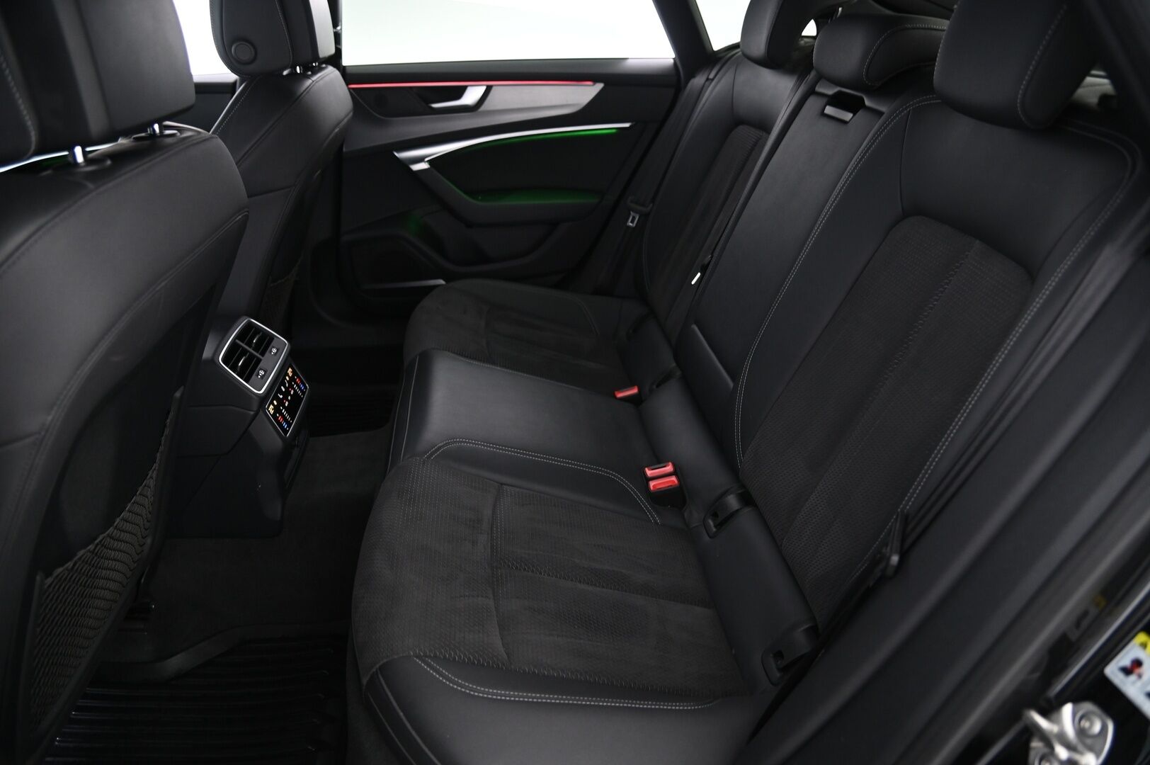 Audi A7 2021 14.1 kwh Business Sport 50 TFSI e quattro S-Line  *Suomi-Auto / S-Line / ACC / Bang & Olufsen / Digimittaristo / Audi Pre Sense* - *Juuri saapunut! / Matrix-LED / Navi / Ambient Light / P-Kamera / Tutkat / Kessy / Audi Smartphone Interface / Urheiluistuimet / 2X Renkaat*