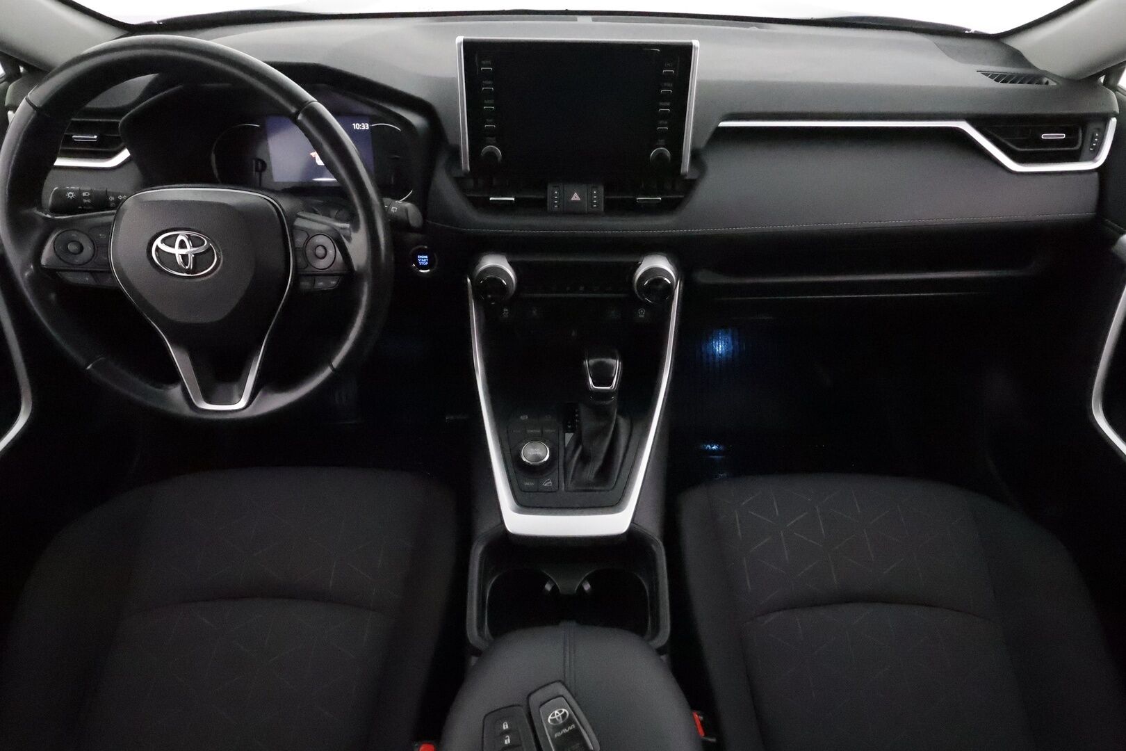 Toyota RAV4 2020 2,0 VVT-iE AWD Business Multidrive S **Adapt.vakkari / Webasto / Navi / Koukku / LED / KeylessGo / P.kamera** - 3,99 % KORKOTARJOUS TÄHÄN AUTOON 31.8. ASTI! - Suomi-auto / Kahdet renkaat aluvanteilla / Merkkihuollettu / Ratin lämmitin / Tuulilasin lämmitin