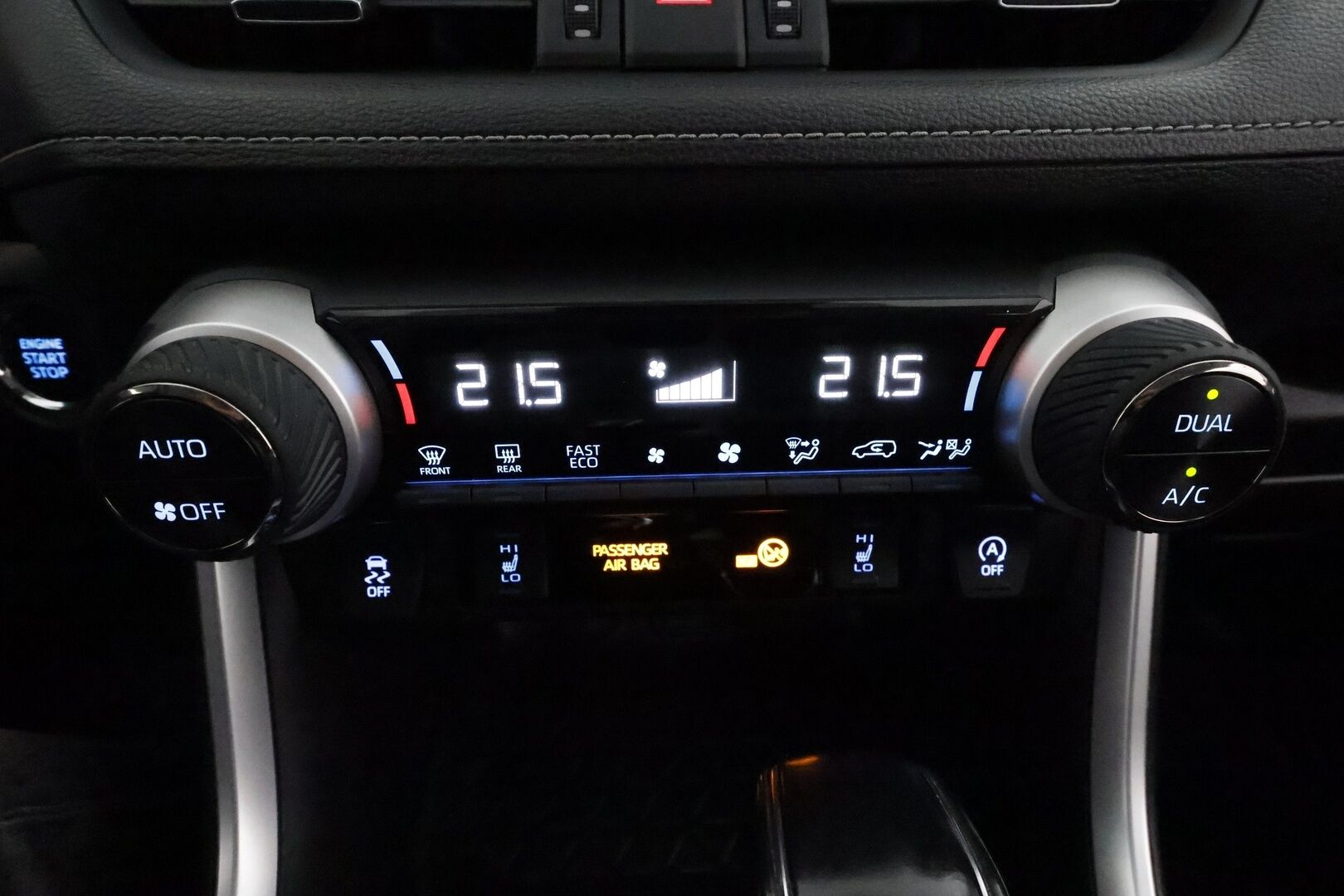 Toyota RAV4 2020 2,0 VVT-iE AWD Business Multidrive S **Adapt.vakkari / Webasto / Navi / Koukku / LED / KeylessGo / P.kamera** - 3,99 % KORKOTARJOUS TÄHÄN AUTOON 31.8. ASTI! - Suomi-auto / Kahdet renkaat aluvanteilla / Merkkihuollettu / Ratin lämmitin / Tuulilasin lämmitin