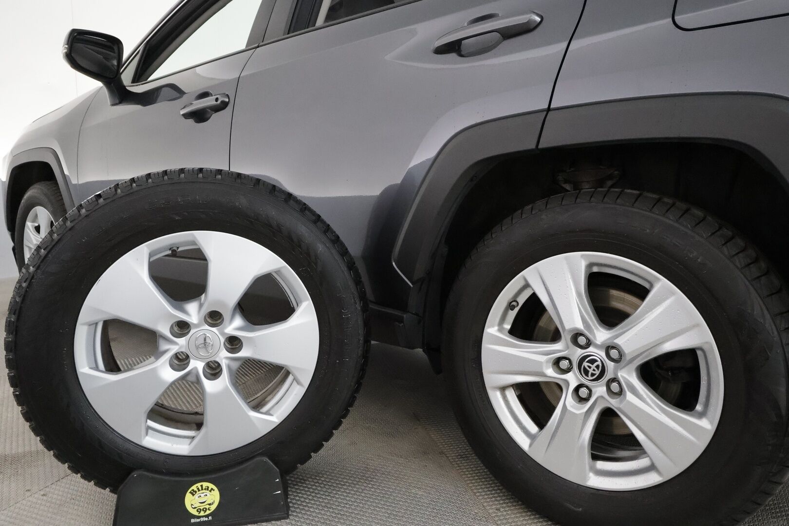 Toyota RAV4 2020 2,0 VVT-iE AWD Business Multidrive S **Adapt.vakkari / Webasto / Navi / Koukku / LED / KeylessGo / P.kamera** - 3,99 % KORKOTARJOUS TÄHÄN AUTOON 31.8. ASTI! - Suomi-auto / Kahdet renkaat aluvanteilla / Merkkihuollettu / Ratin lämmitin / Tuulilasin lämmitin