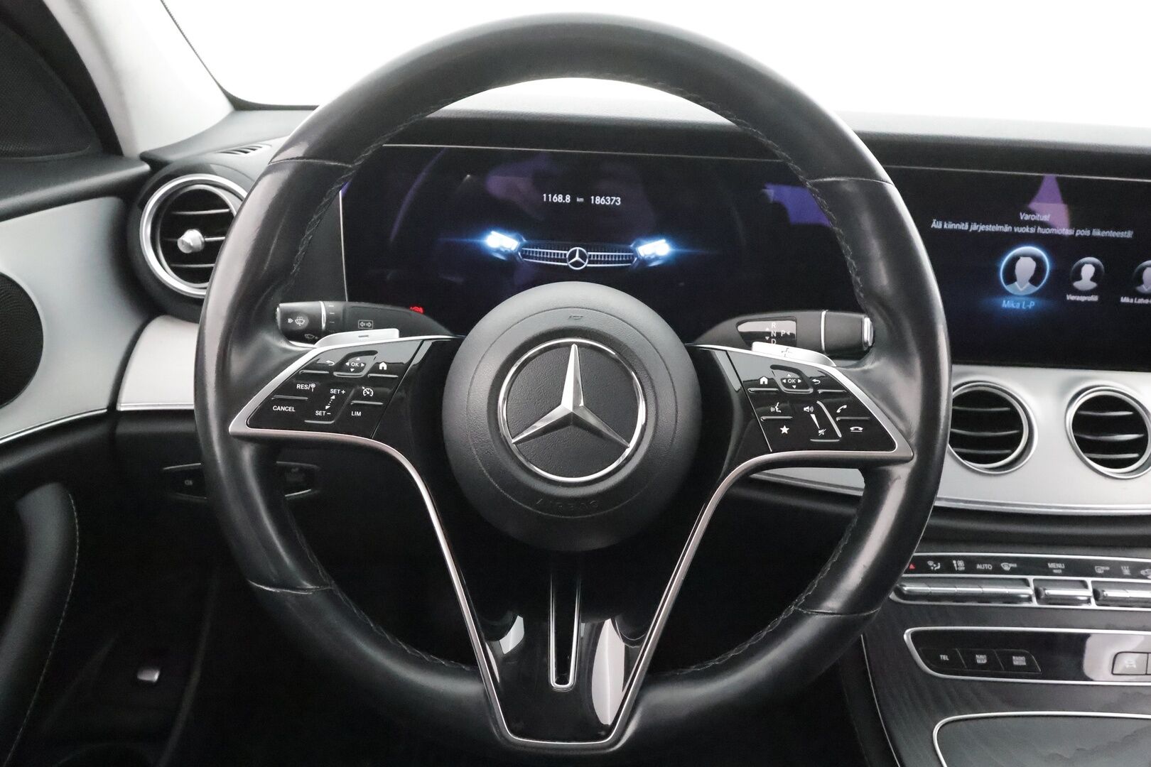 Mercedes-Benz E 2021 220 d A Business Avantgarde - | Webasto | LED | P.kamera | Widescreen | Navi | Katveavustin | Sportpenkit | Suomi-auto | Kahdet renkaat aluvanteilla |
