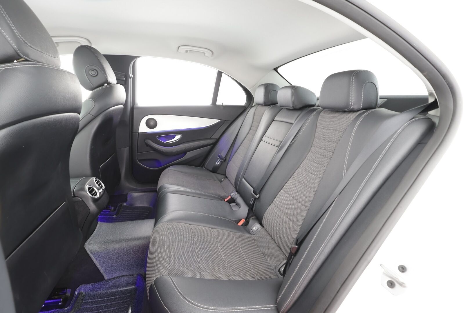 Mercedes-Benz E 2021 220 d A Business Avantgarde - | Webasto | LED | P.kamera | Widescreen | Navi | Katveavustin | Sportpenkit | Suomi-auto | Kahdet renkaat aluvanteilla |