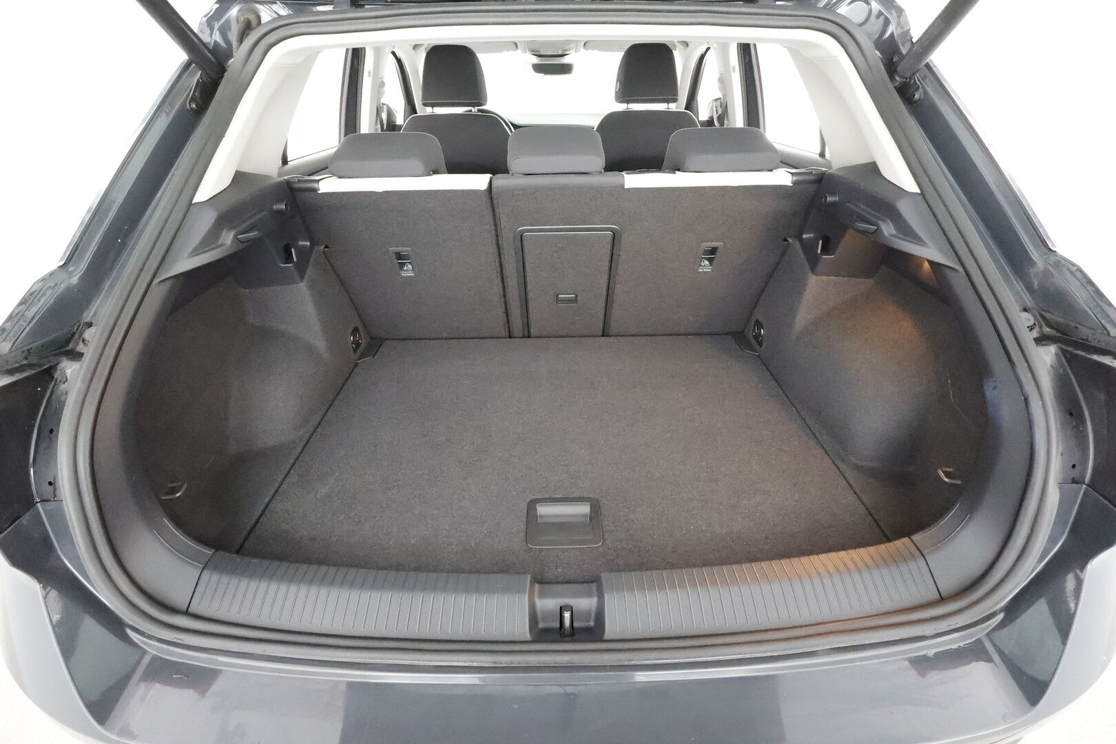 Volkswagen T-Roc 2021 Sport 1,5 TSI EVO 110 kW DSG  * ACC / P.kamera / LED / Webasto / KeylessGo / Sähköluukku / Digimittaristo * - 1.Om Suomi-auto / Kahdet renkaat aluvanteilla