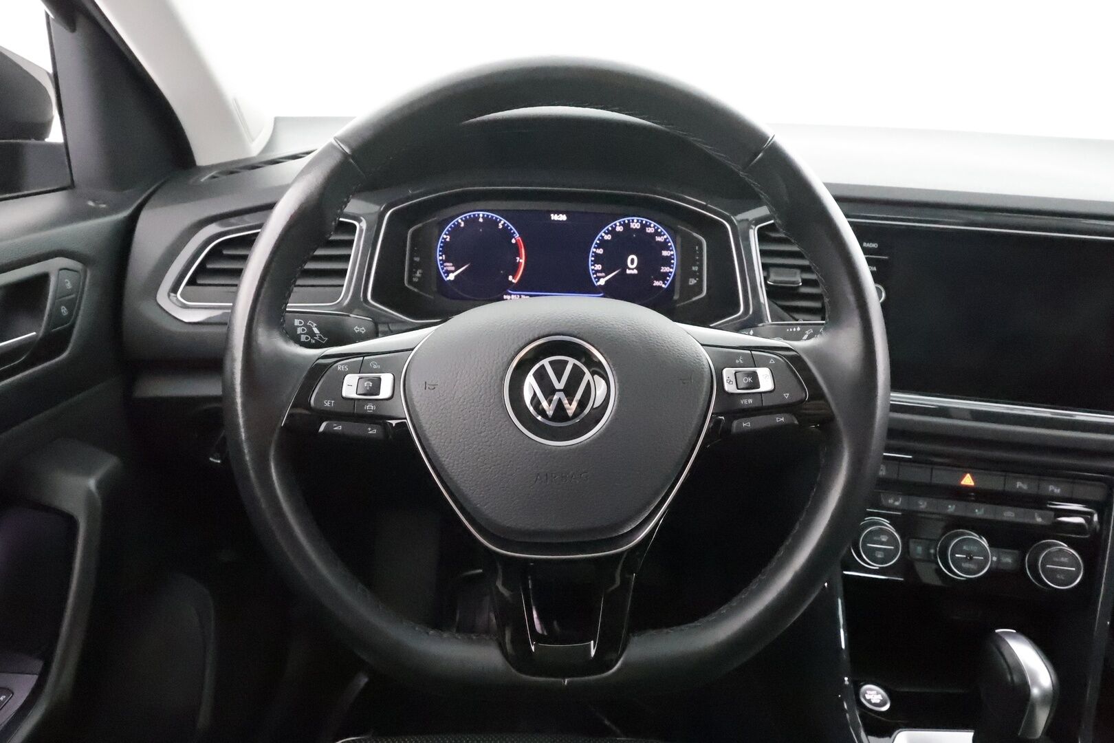 Volkswagen T-Roc 2021 Sport 1,5 TSI EVO 110 kW DSG  * ACC / P.kamera / LED / Webasto / KeylessGo / Sähköluukku / Digimittaristo * - 1.Om Suomi-auto / Kahdet renkaat aluvanteilla