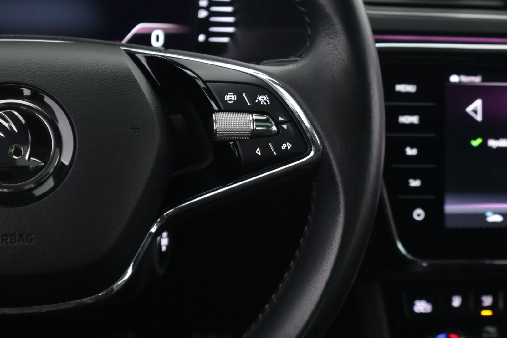 Skoda Superb 2021 1,4 TSI PHEV L&K iV DSG Autom. *Crystal LED / Canton / Ilmastoidut Muistinahat / ACC / Läm. tuulilasi+ratti / lasikatto* - SOH 94,5% / Suomi-auto / 2x renkaat - HULLUT JOULUT KORKOTARJOUS 2,49% 