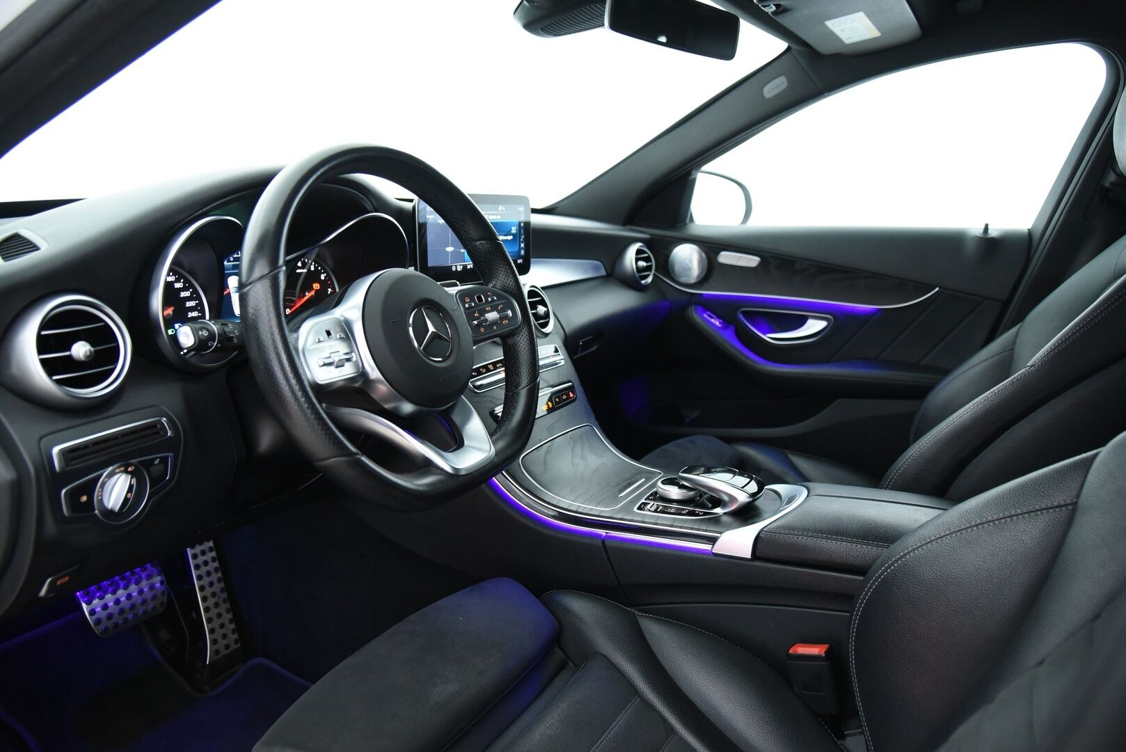 Mercedes-Benz C 2020 300 e T A Business AMG Edition EQ Power * Burmester /  P-kamera / Night paketti / LED / Ambiente * - AMG Sisä- ja ulkopaketilla / Sähk. takaluukku / Apple & Android 