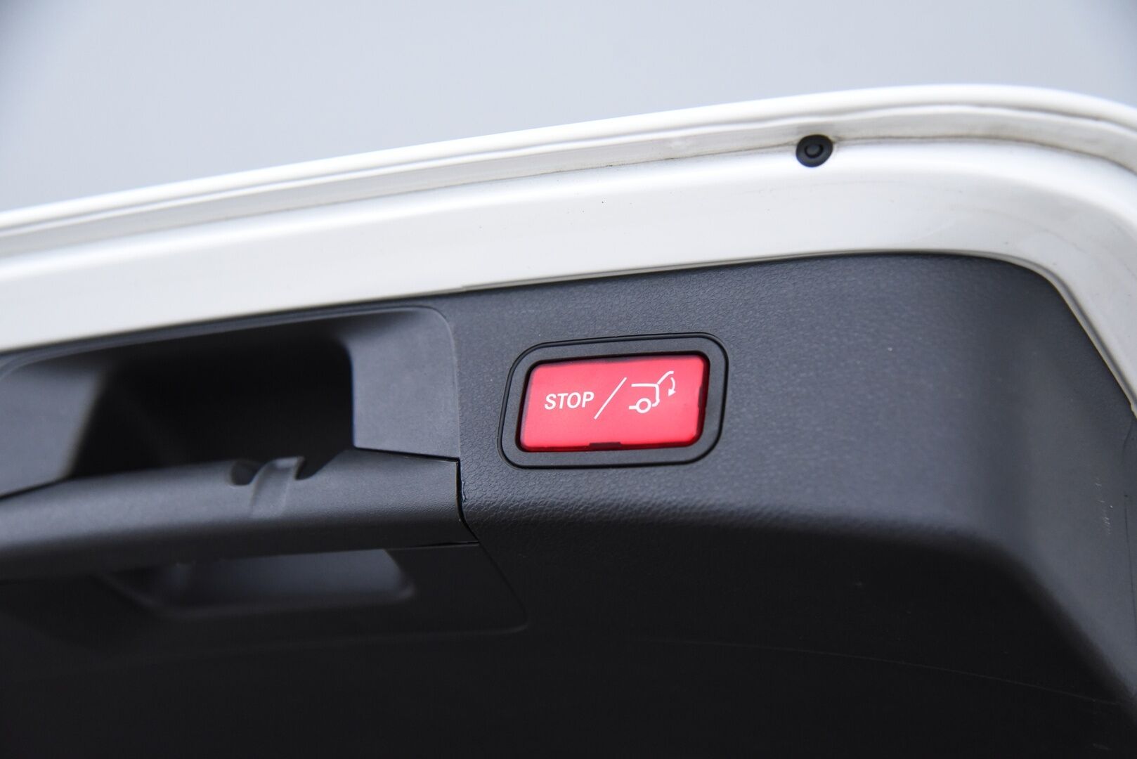 Mercedes-Benz C 2020 300 e T A Business AMG Edition EQ Power / Burmester /  P-kamera / Night paketti / LED / Ambiente / - AMG Sisä- ja ulkopaketilla / Sähk. takaluukku / Apple & Android / - HULLUT JOULUT KORKOTARJOUS 2,49% 