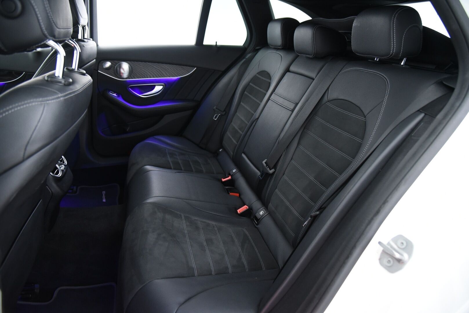 Mercedes-Benz C 2020 300 e T A Business AMG Edition EQ Power / Burmester /  P-kamera / Night paketti / LED / Ambiente / - AMG Sisä- ja ulkopaketilla / Sähk. takaluukku / Apple & Android /