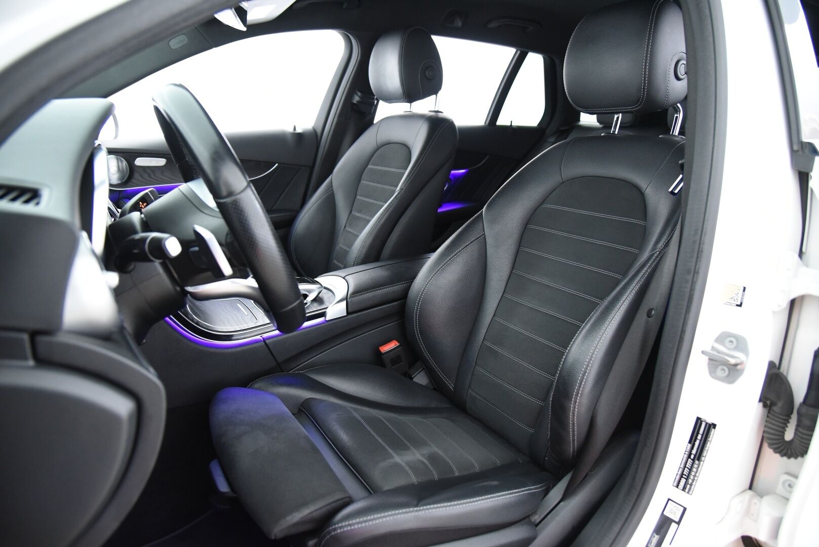 Mercedes-Benz C 2020 300 e T A Business AMG Edition EQ Power / Burmester /  P-kamera / Night paketti / LED / Ambiente / - AMG Sisä- ja ulkopaketilla / Sähk. takaluukku / Apple & Android /