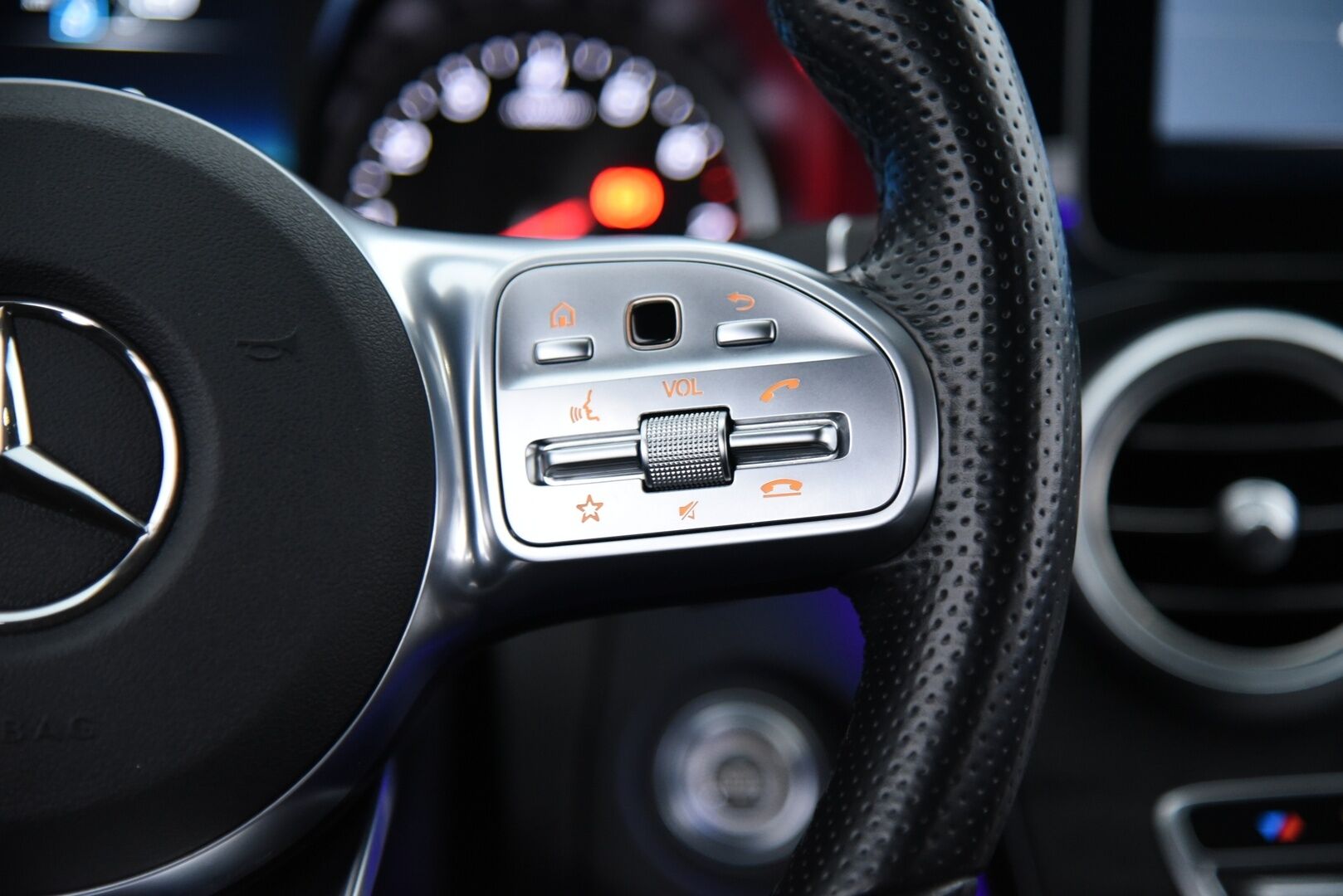 Mercedes-Benz C 2020 300 e T A Business AMG Edition EQ Power / Burmester /  P-kamera / Night paketti / LED / Ambiente / - AMG Sisä- ja ulkopaketilla / Sähk. takaluukku / Apple & Android / - HULLUT JOULUT KORKOTARJOUS 2,49% 