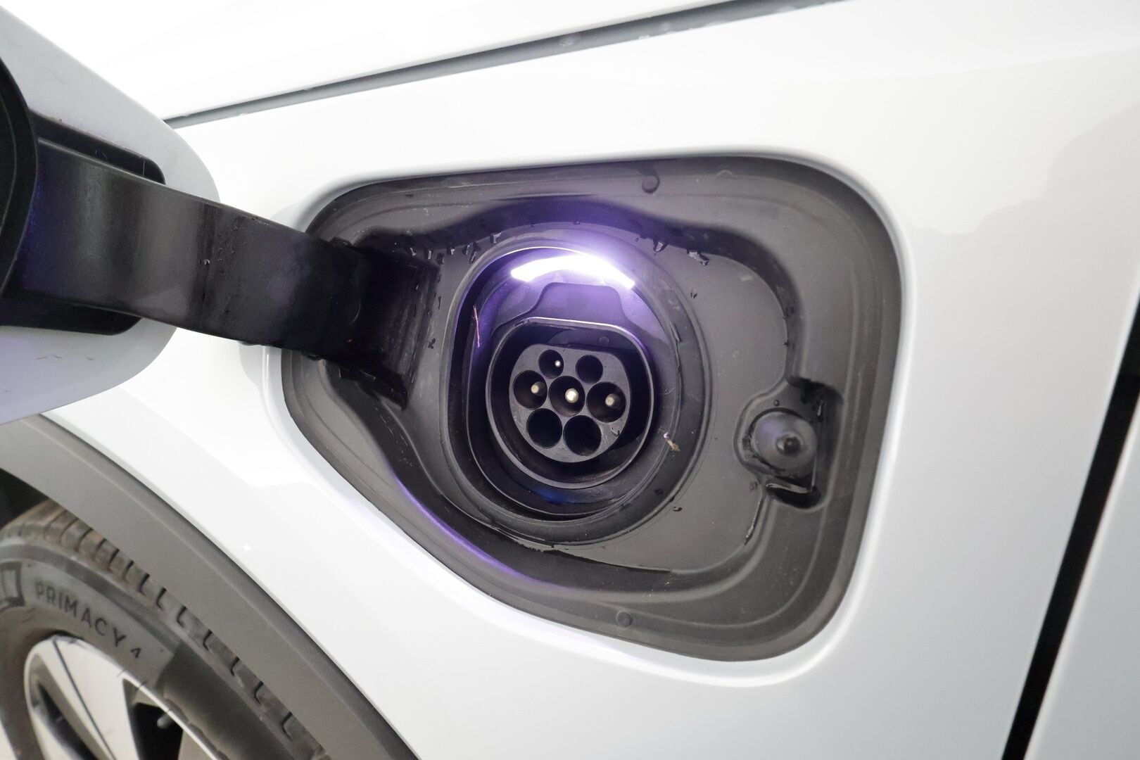 Volvo XC40 2021 T5 TwE Business Inscription Expression aut * ACC / 360° / LED / Navi / Webasto / Vaaleat nahat / KeylessGo / BLIS / H&K * - 1.Om Suomi-auto / Kahdet renkaat aluvanteilla / Merkkihuollettu - HULLUT BLACKWEEK JATKOT - KORKOTARJOUS 2,49%