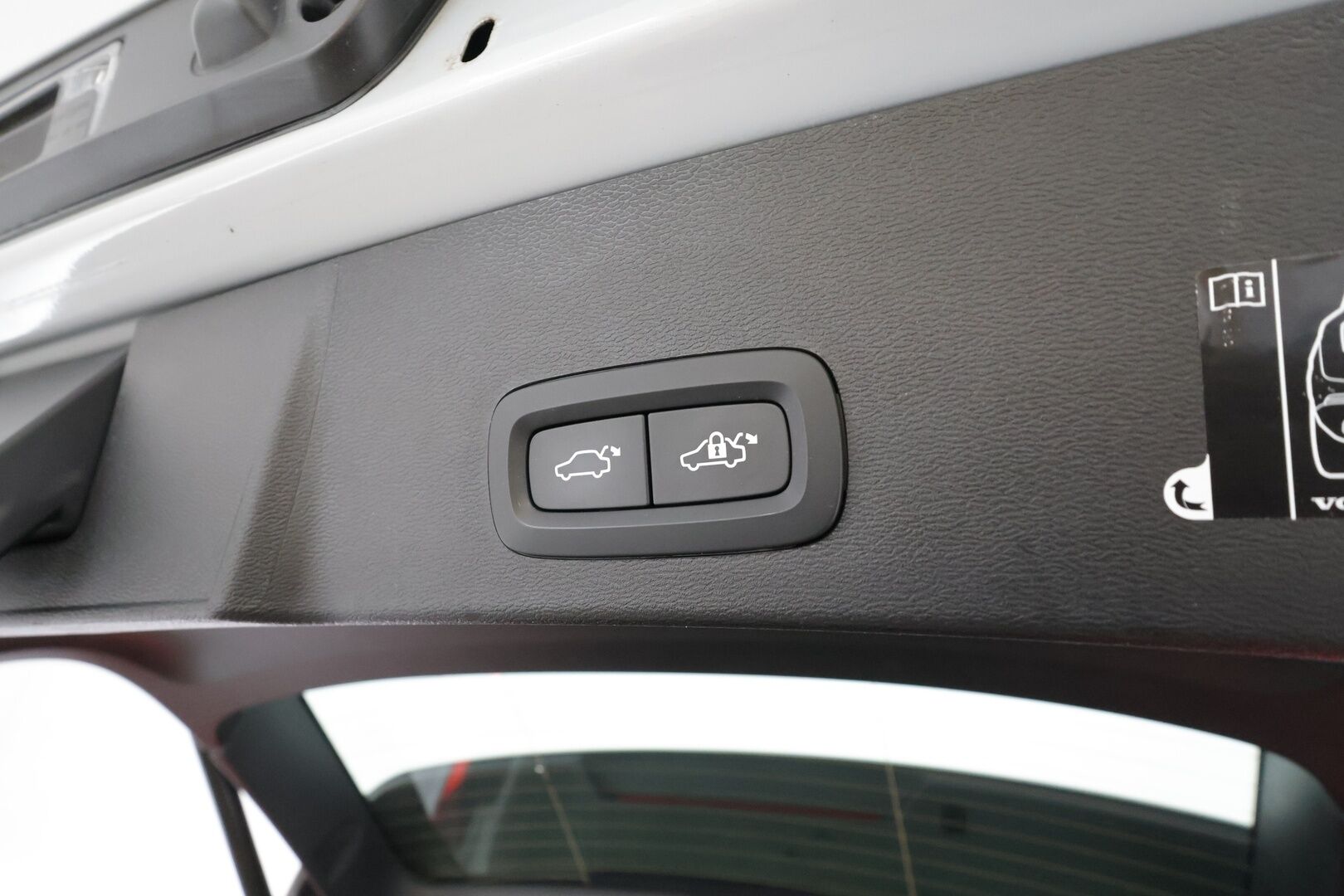 Volvo XC40 2021 T5 TwE Business Inscription Expression aut * ACC / 360° / LED / Navi / Webasto / Vaaleat nahat / KeylessGo / BLIS / H&K * - 1.Om Suomi-auto / Akku kuntotarkastettu / Kahdet renkaat aluvanteilla / Merkkihuollettu