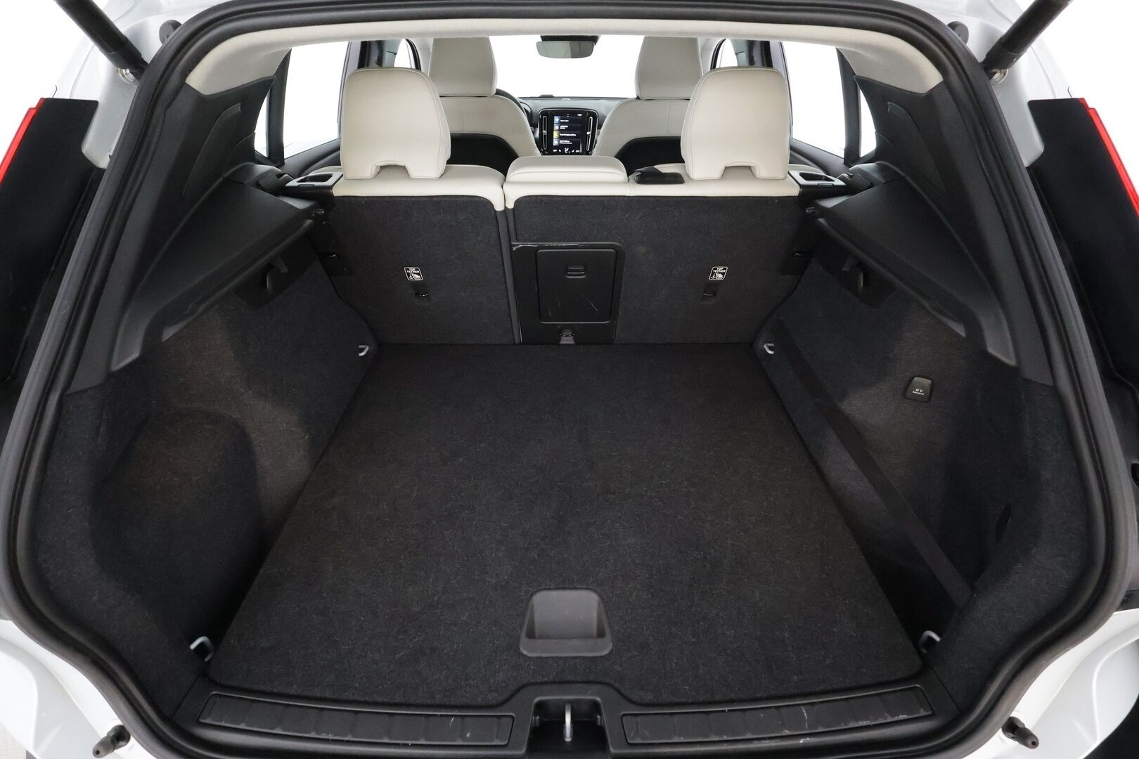 Volvo XC40 2021 T5 TwE Business Inscription Expression aut * ACC / 360° / LED / Navi / Webasto / Vaaleat nahat / KeylessGo / BLIS / H&K * - 1.Om Suomi-auto / Kahdet renkaat aluvanteilla / Merkkihuollettu - HULLUT BLACKWEEK JATKOT - KORKOTARJOUS 2,49%