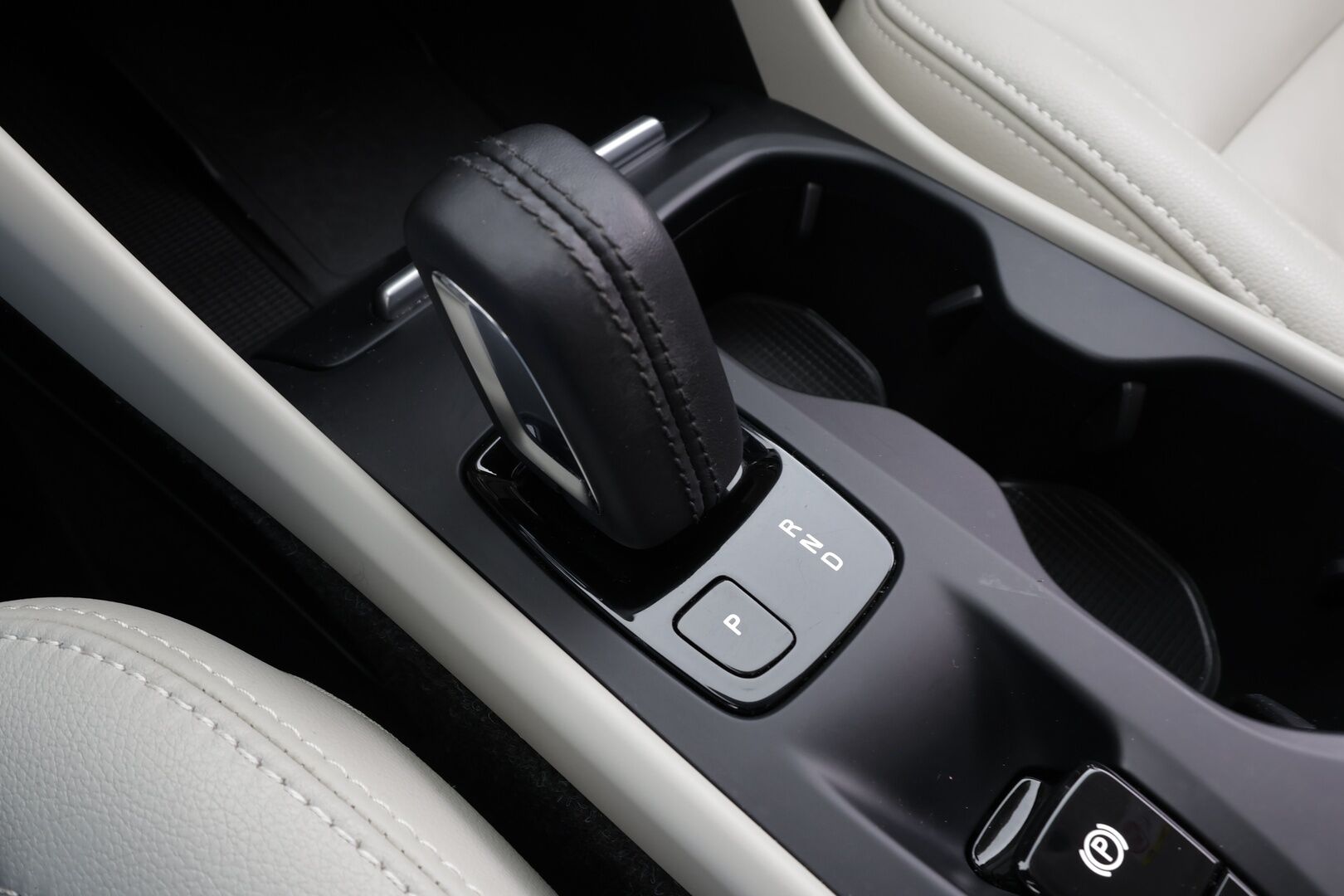 Volvo XC40 2021 T5 TwE Business Inscription Expression aut * ACC / 360° / LED / Navi / Webasto / Vaaleat nahat / KeylessGo / BLIS / H&K * - 1.Om Suomi-auto / Akku kuntotarkastettu / Kahdet renkaat aluvanteilla / Merkkihuollettu