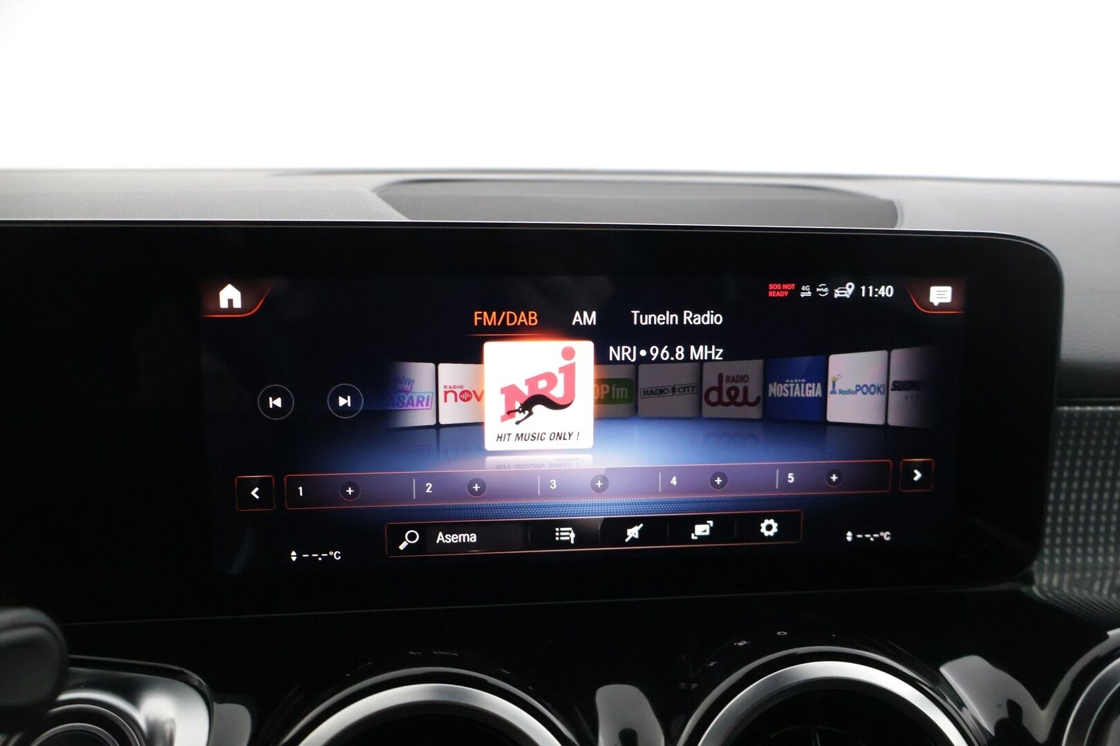Mercedes-Benz GLB 2021 200 d A Business * / Alv. / Vetokoukku / Sähkökontti / Pkamera / Tutkat / Vakkari / Sport-penkit - 3,99 % KORKOTARJOUS TÄHÄN AUTOON - Hieno alvillinen & ryhdikäs Mercedes 