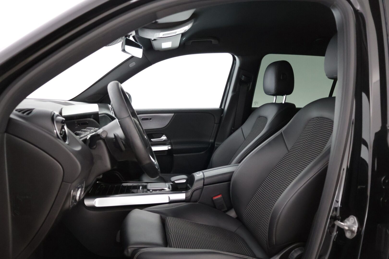 Mercedes-Benz GLB 2021 200 d A Business * / Alv. / Vetokoukku / Sähkökontti / Pkamera / Tutkat / Vakkari / Sport-penkit - 3,99 % KORKOTARJOUS TÄHÄN AUTOON - Hieno alvillinen & ryhdikäs Mercedes 