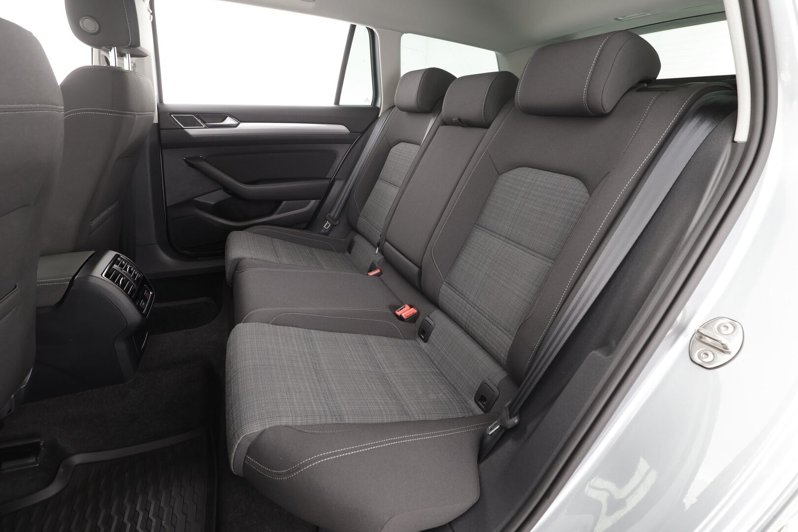 Volkswagen Passat 2021 Variant Comfort 2,0 TDI EVO SCR 110 kW DSG - 1-om. | Suomi-auto | ALV | ACC | Webasto | LED | Osasähköpenkki | Apple&Android