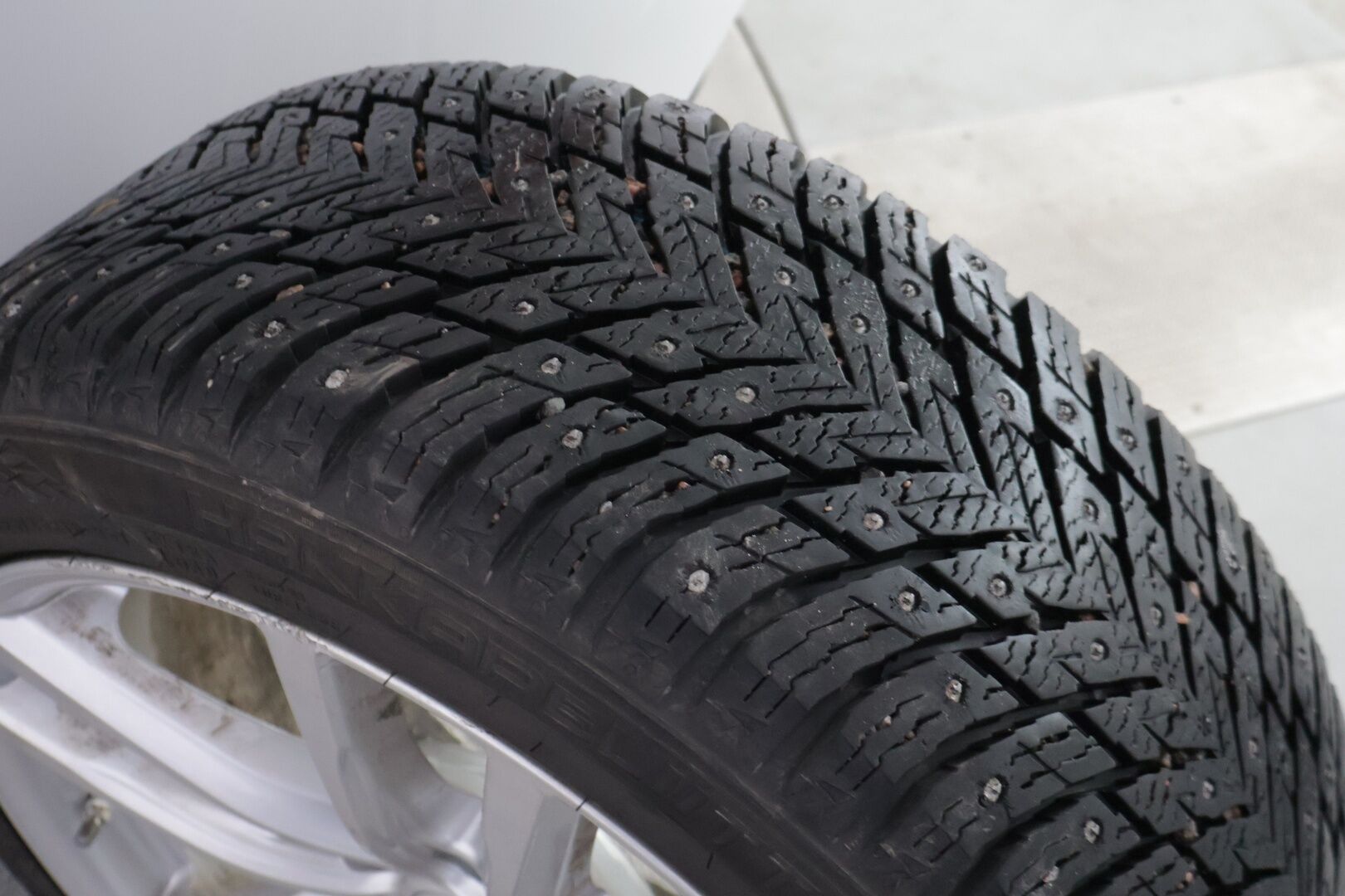 BMW 330 2021 G21 Touring 330e xDrive A Charged Edition M Sport - Vakkari / Koukku / P-kamera / HiFi / Nahka-alcantara Sporttipenkit / 2x renkaat / Apple&Android / - HULLU BLACKWEEK KORKOTARJOUS 2,49%