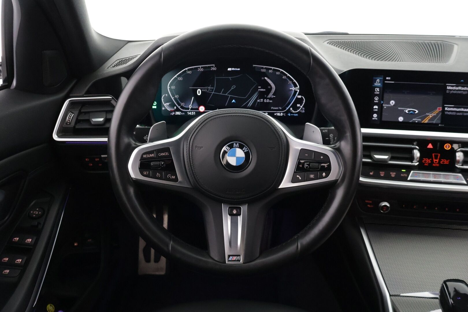 BMW 330 2021 G21 Touring 330e xDrive A Charged Edition M Sport - Vakkari / Koukku / P-kamera / HiFi / Nahka-alcantara Sporttipenkit / 2x renkaat / Apple&Android / - HULLU BLACKWEEK KORKOTARJOUS 2,49%