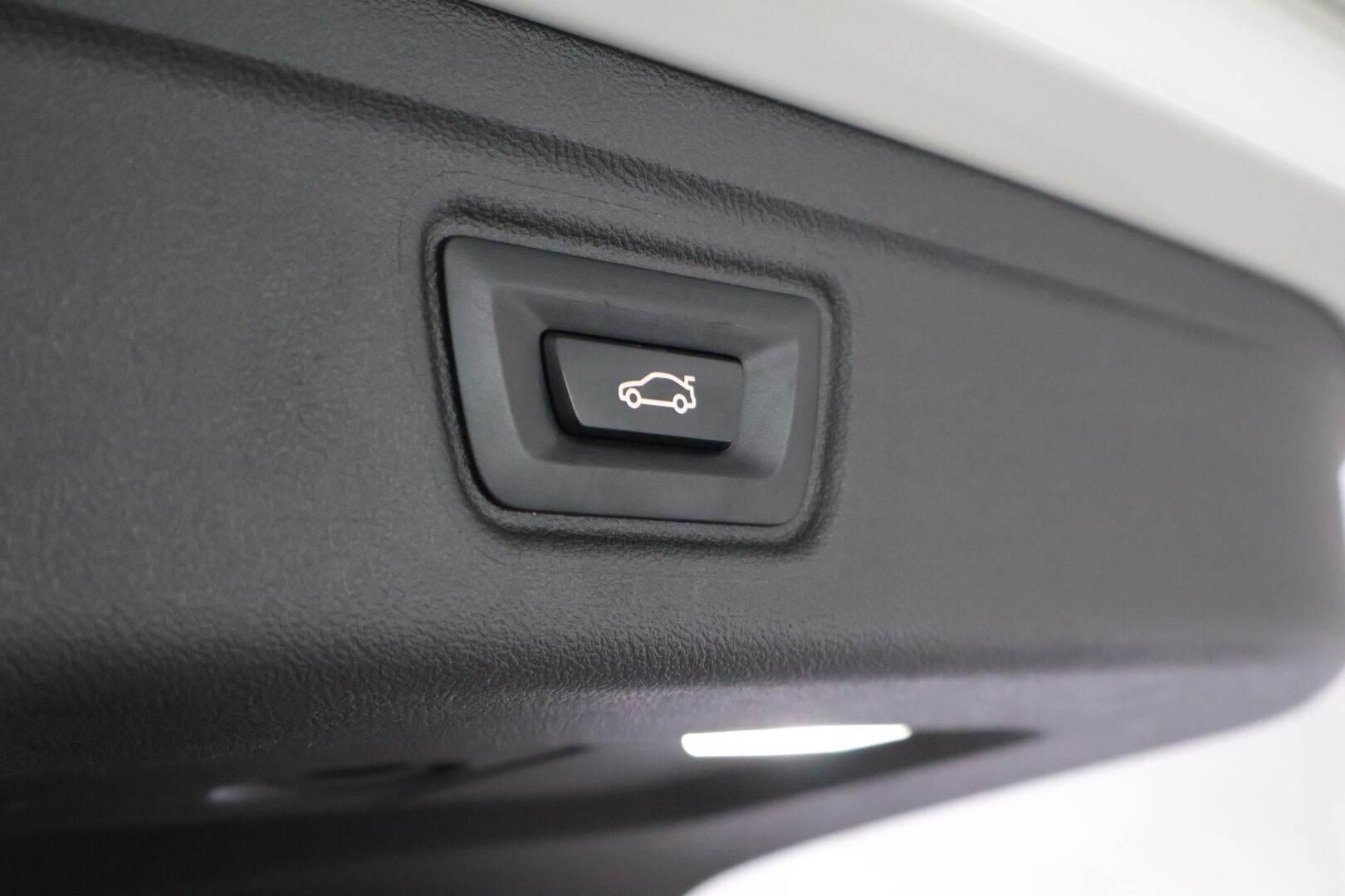 BMW 330 2021 G21 Touring 330e xDrive A Charged Edition M Sport - Vakkari / Koukku / P-kamera / HiFi / Nahka-alcantara Sporttipenkit / 2x renkaat / Apple&Android / - HULLU BLACKWEEK KORKOTARJOUS 2,49%