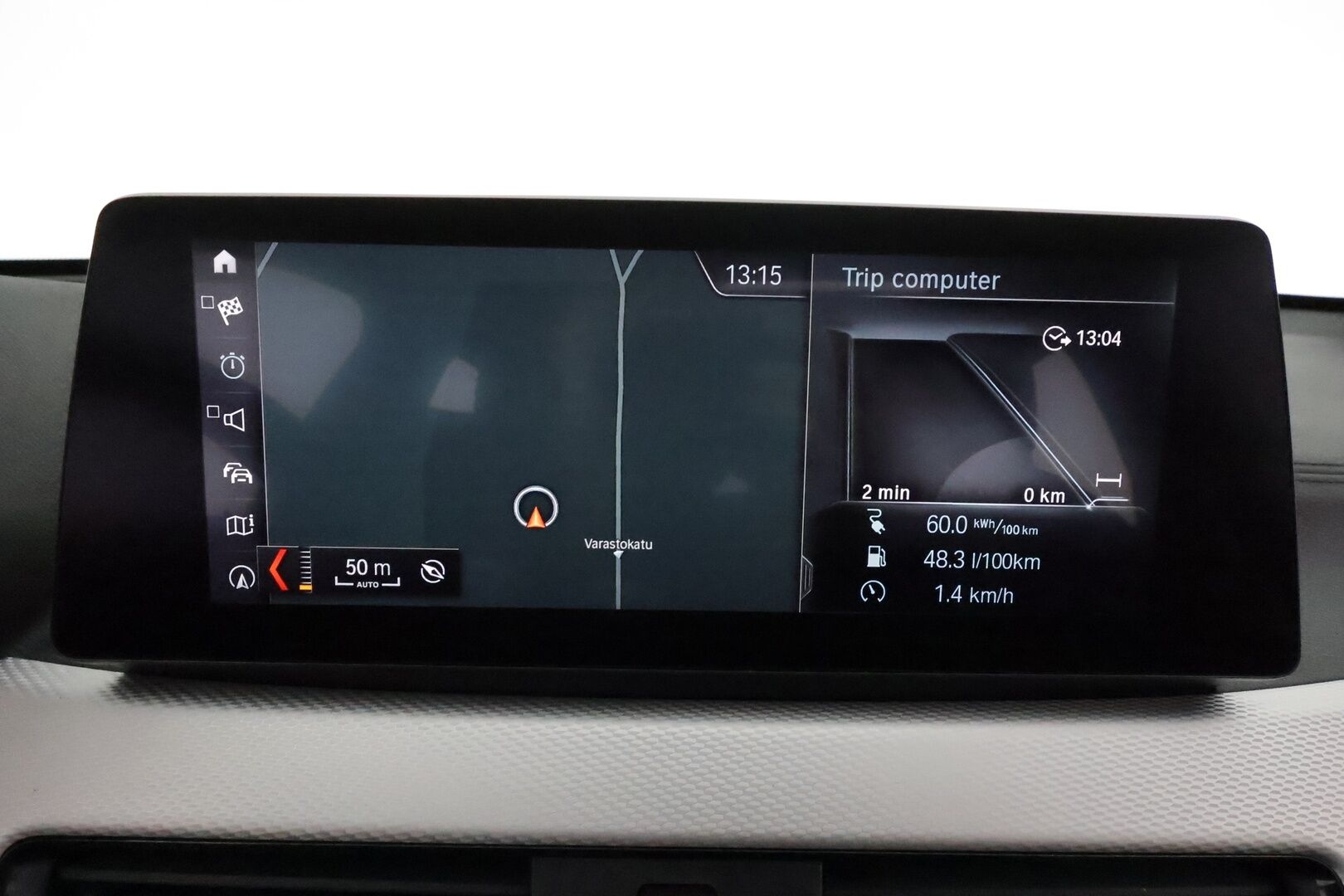 BMW X1 2021 F48 xDrive25e A Charged Edition M Sport *Adapt.Vakkari / Panorama / H&K / HUD / Vetokoukku / Sporttipenkit / P.kamera* - Suomi-auto / Akku kuntotarkastettu! / Kahdet renkaat aluvanteilla