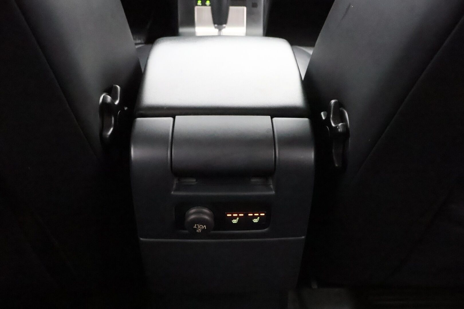 Volvo V70 2008 T6 AWD Polestar - Webasto / High Perf Audio / Nahkasisusta / Vetokoukku / Xenon / Peruutustutka / Harvinaisuus!