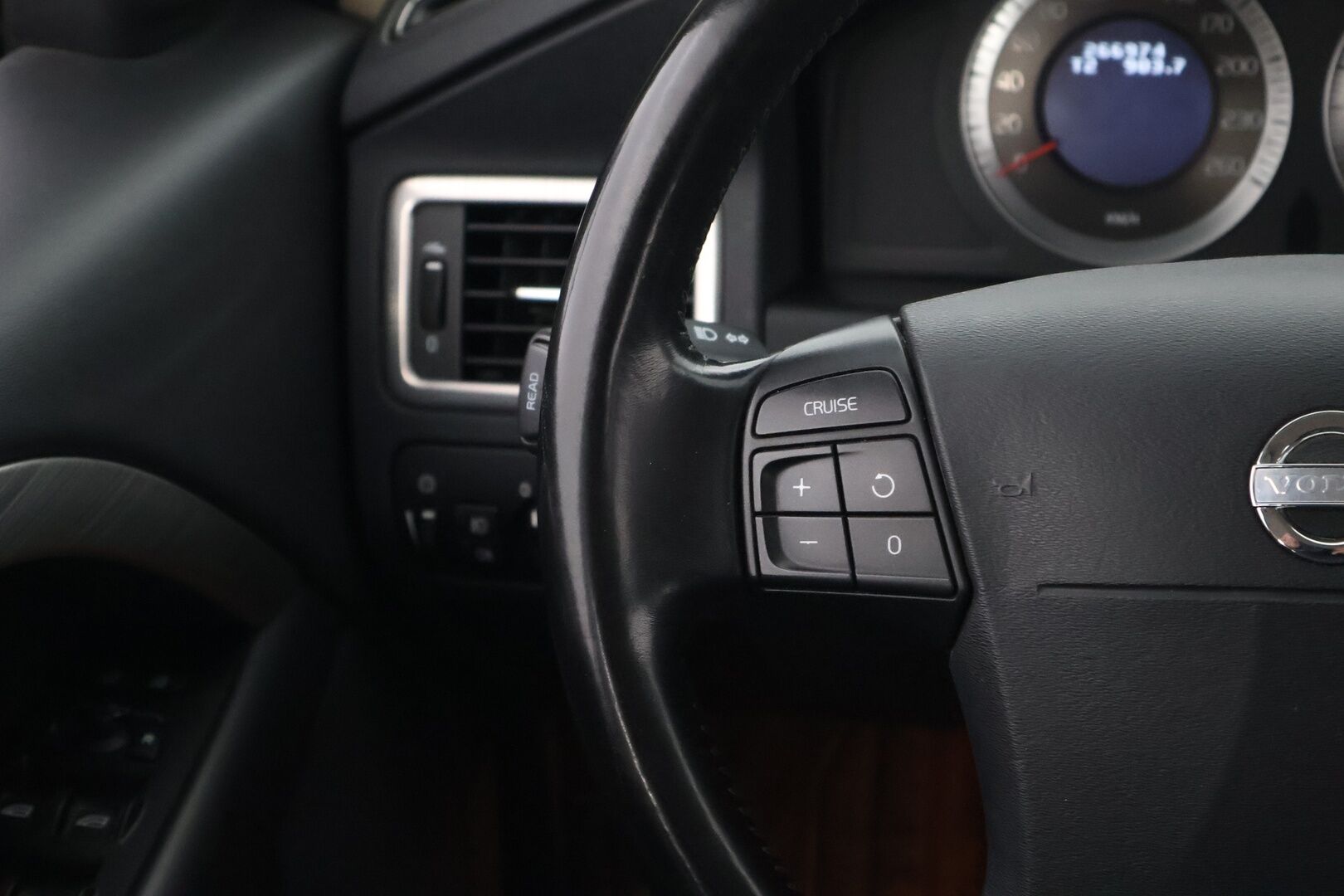 Volvo V70 2008 T6 AWD Polestar - Webasto / High Perf Audio / Nahkasisusta / Vetokoukku / Xenon / Peruutustutka / Harvinaisuus!